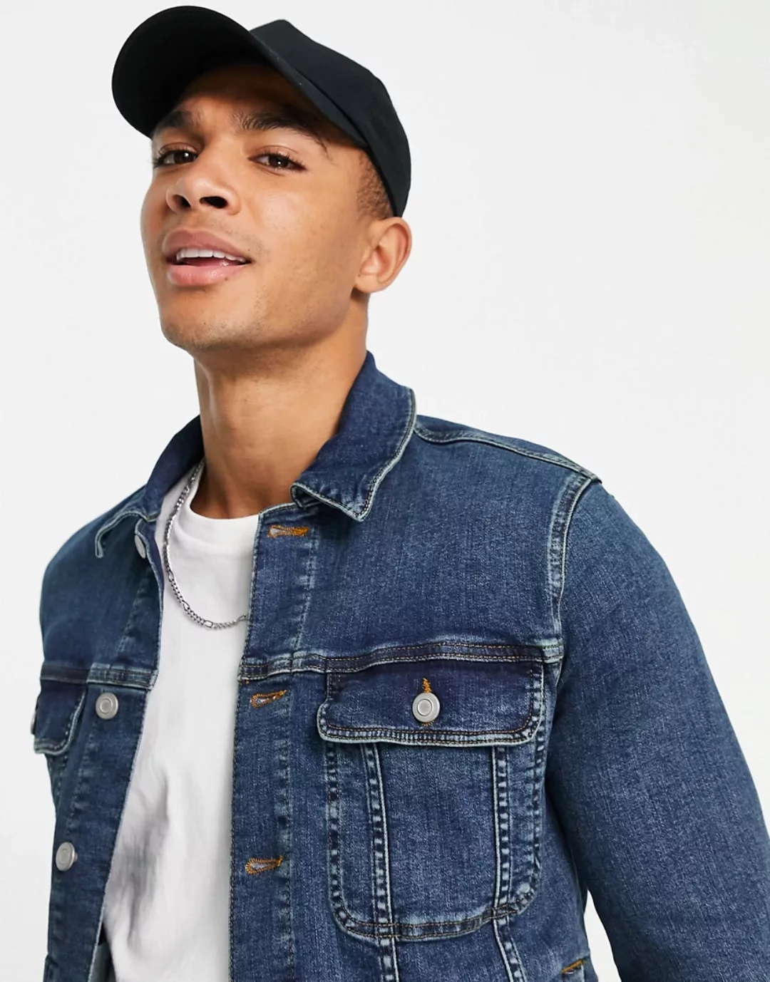 ASOS DESIGN – Enge Western-Jeansjacke mit mittlerer Waschung-Blau günstig online kaufen