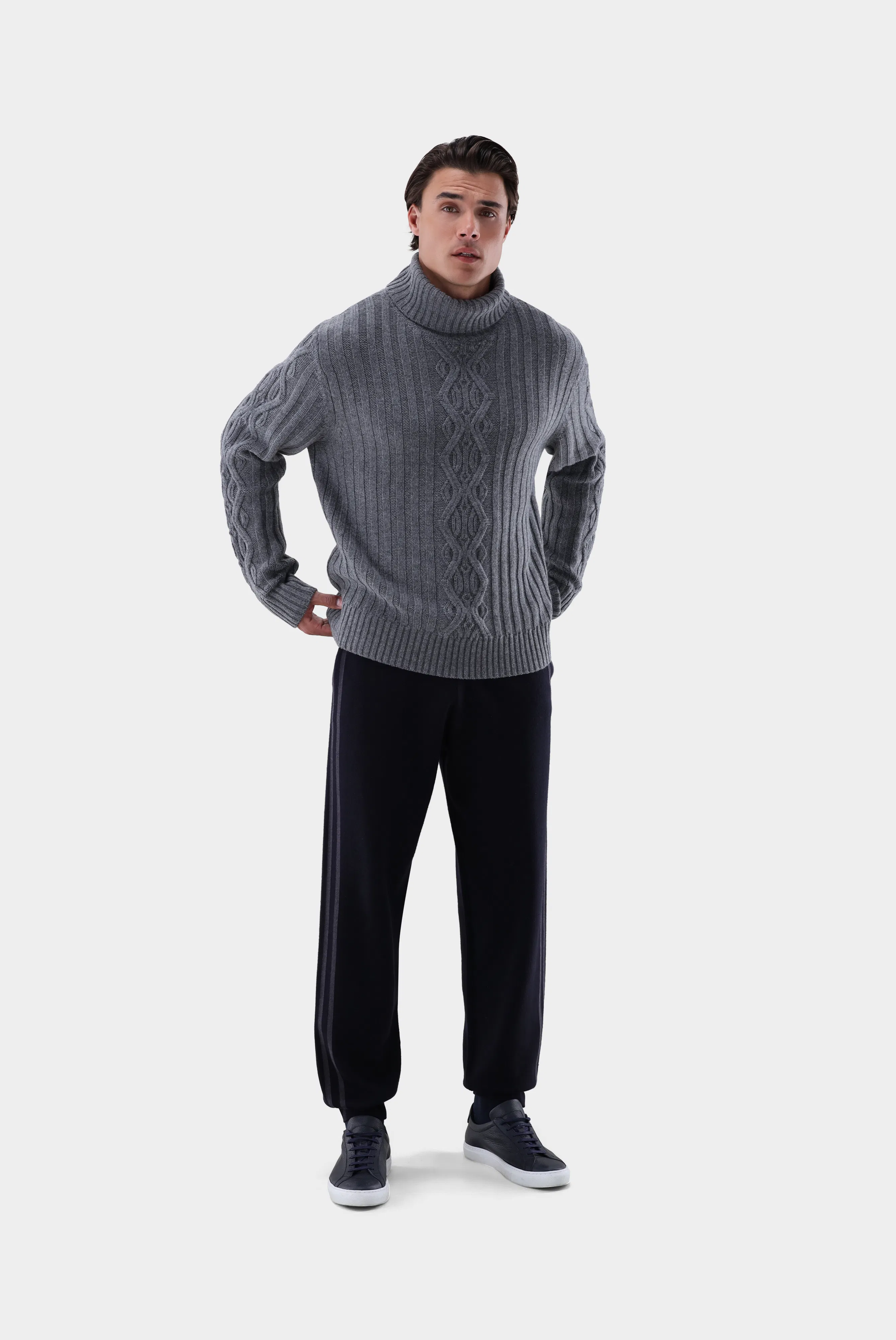 Rollkragenpullover mit Kaschmir und Zopfmuster günstig online kaufen
