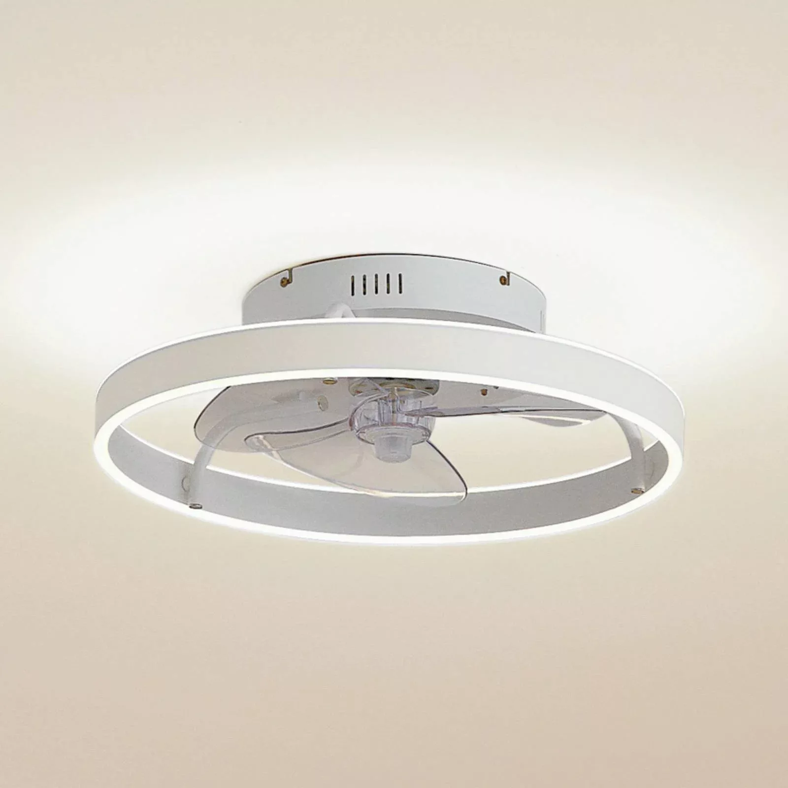 Lindby LED-Deckenventilator Momitu, weiß, Aluminium, Ø 14 cm günstig online kaufen