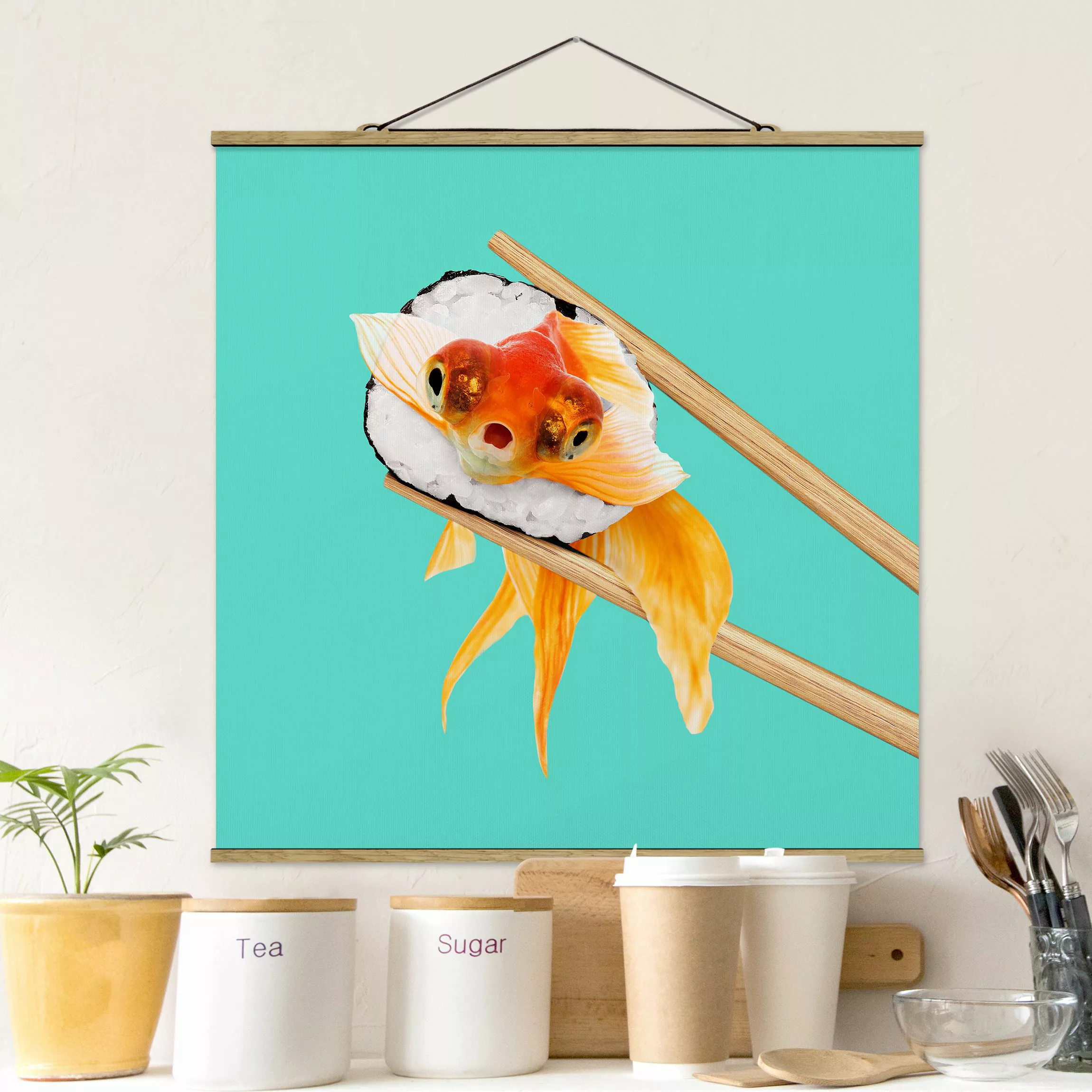 Stoffbild Tiere mit Posterleisten - Quadrat Sushi mit Goldfisch günstig online kaufen