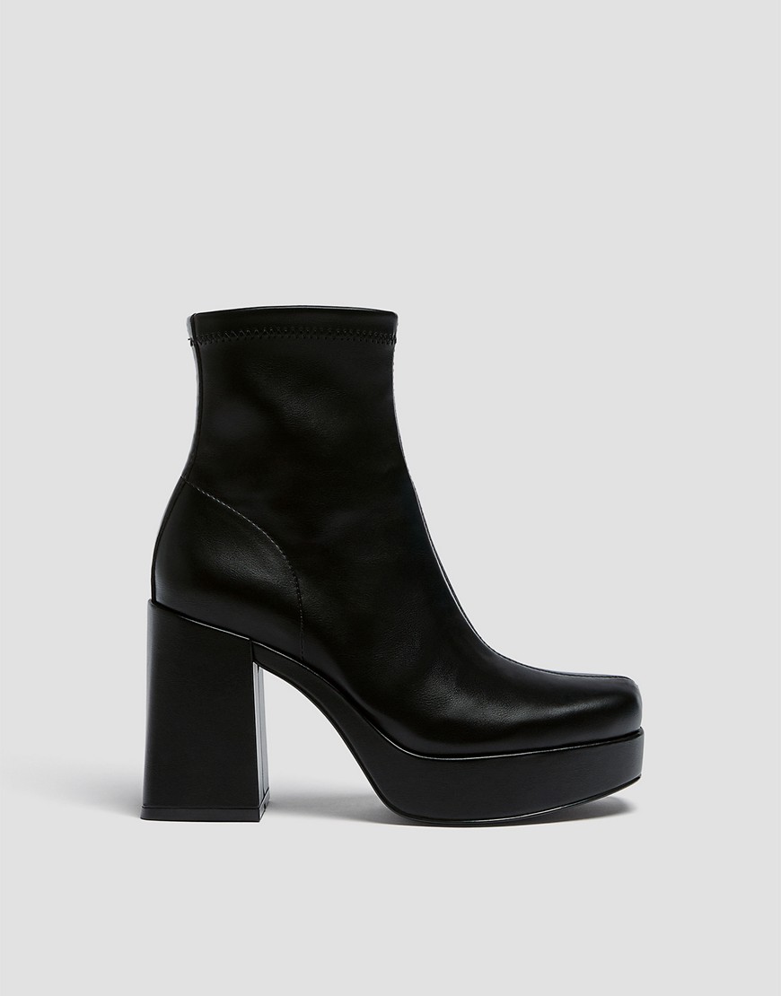 Pull&Bear – Ankle-Boots in Schwarz mit Plateauabsatz günstig online kaufen