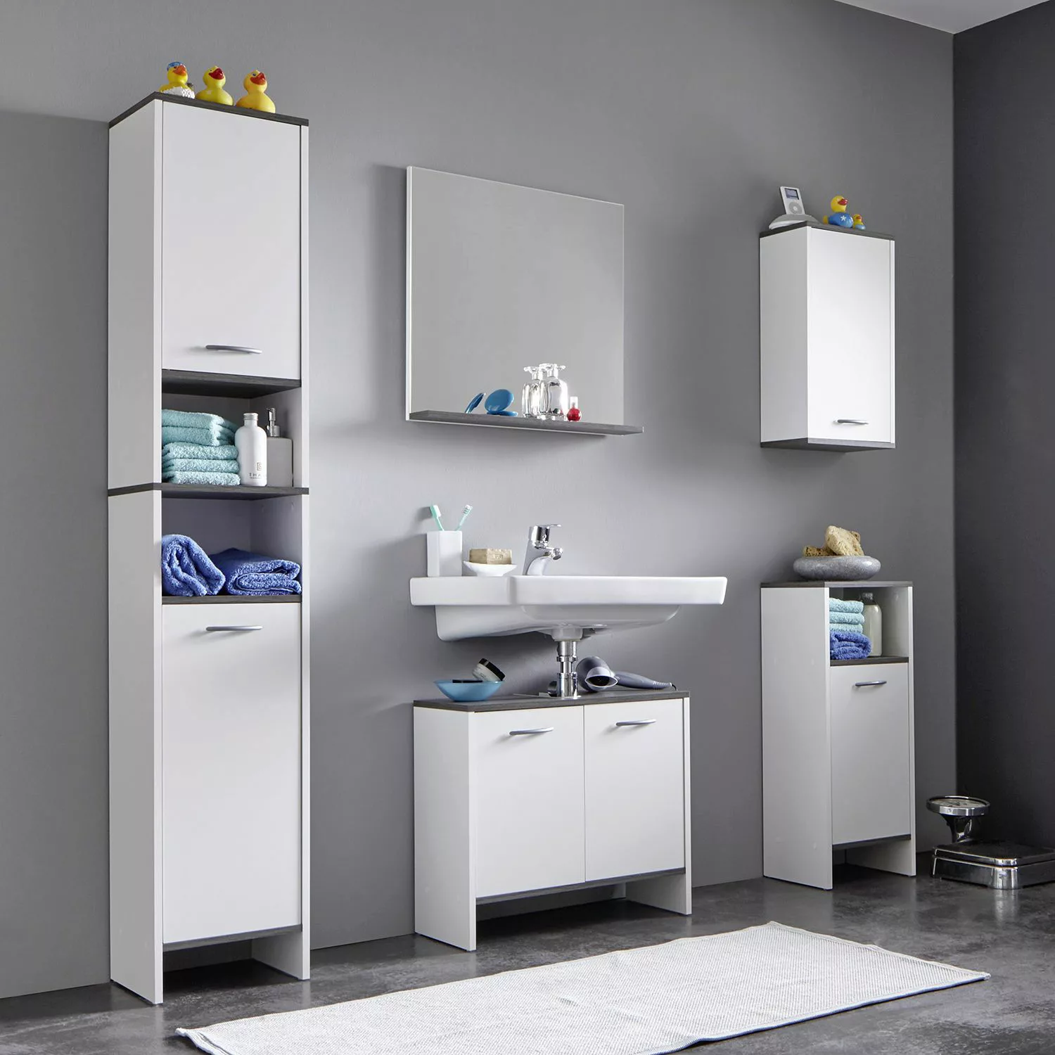 trendteam Badezimmerspiegelschrank Bad-Hängeschrank SanDiego Weiß und Rauch günstig online kaufen