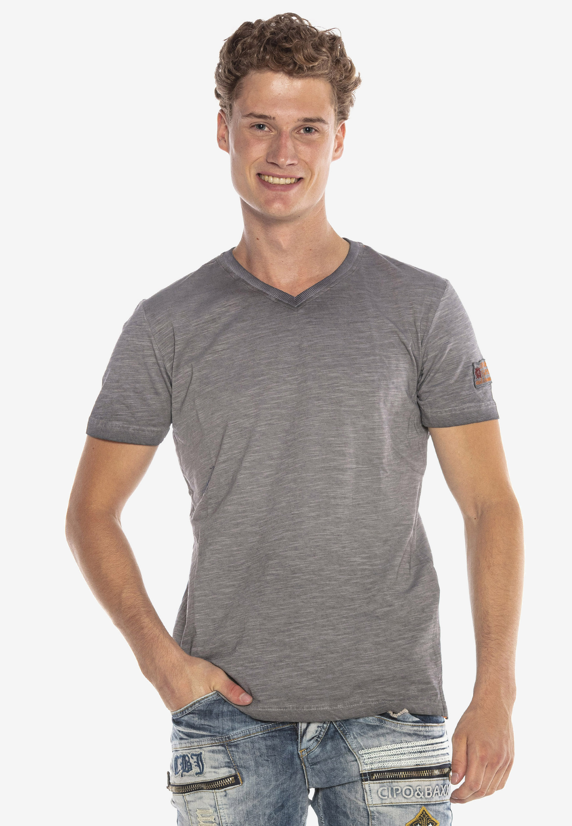 Cipo & Baxx T-Shirt, mit kleinem Logo-Patch günstig online kaufen