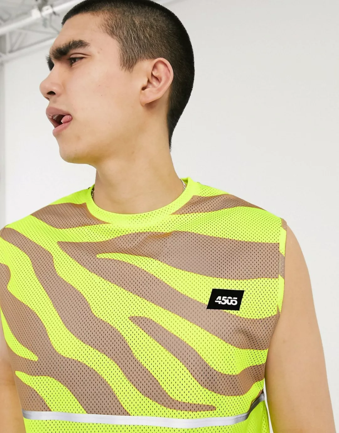 ASOS – 4505 – Trägerloses Oversized-T-Shirt mit neonfarbenem Animal-Print-G günstig online kaufen