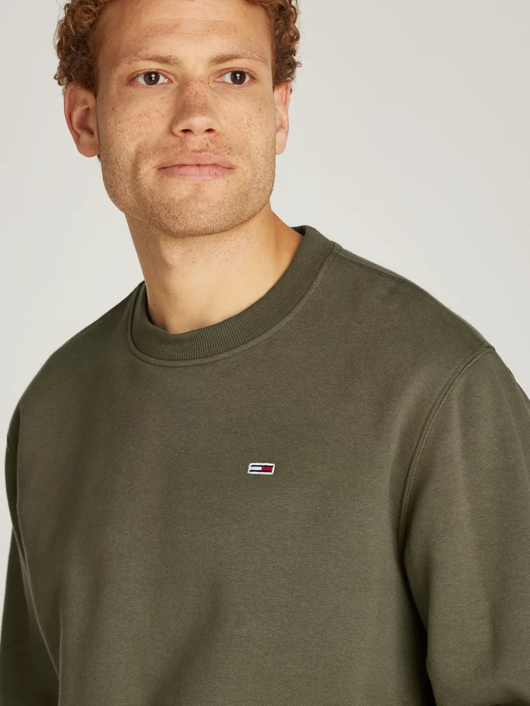 Tommy Jeans Sweatshirt "TJM REG S FLAG CREW", mit bestickten Markenlogo auf günstig online kaufen