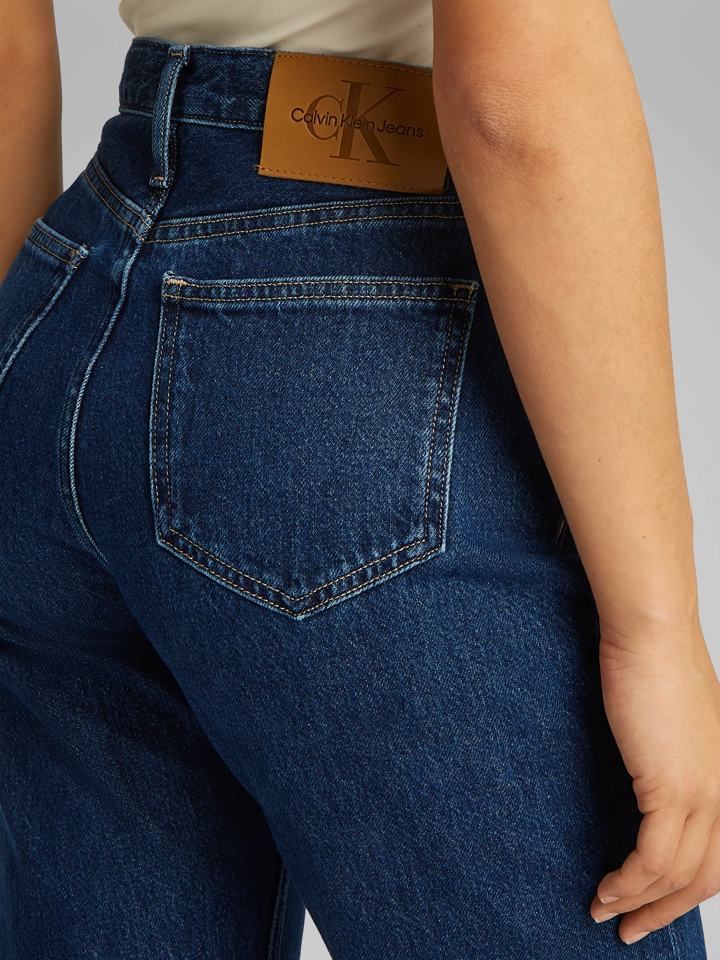 Calvin Klein Jeans Mom-Jeans "HIGH RISE STRAIGHT", leichte Stoned wash Opti günstig online kaufen