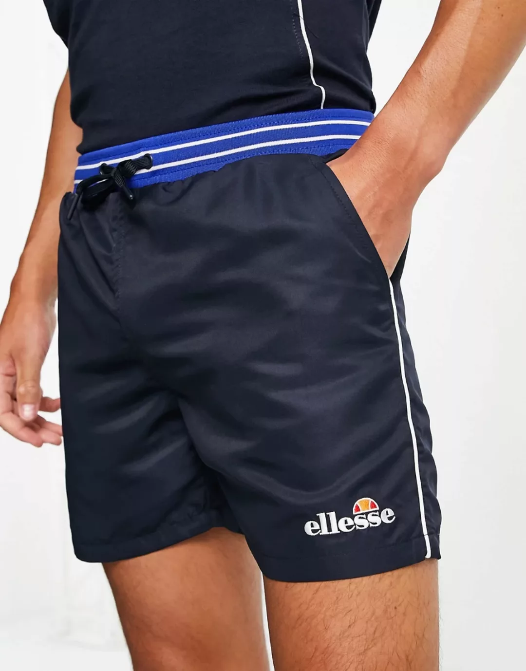 ellesse – Shorts in Navy mit Logo und elastischem Bund-Marineblau günstig online kaufen