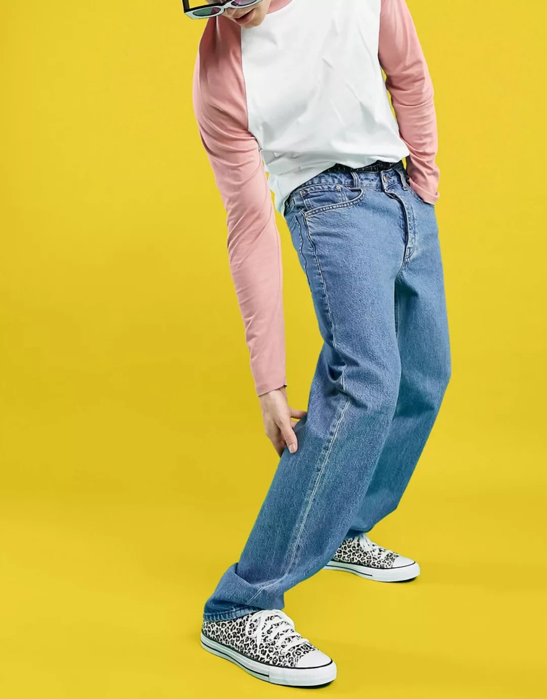 ASOS DESIGN – Jeans mit geradem Schnitt in mittelblauer Waschung günstig online kaufen