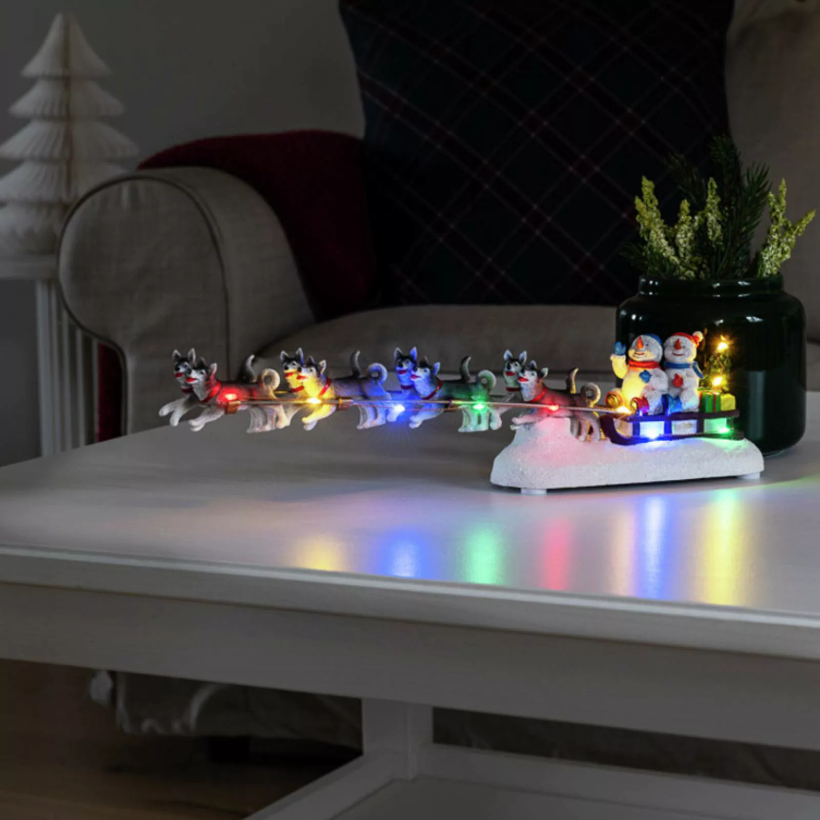 Tischdeko Schneemann mit Hundeschlitten bunte LEDs günstig online kaufen