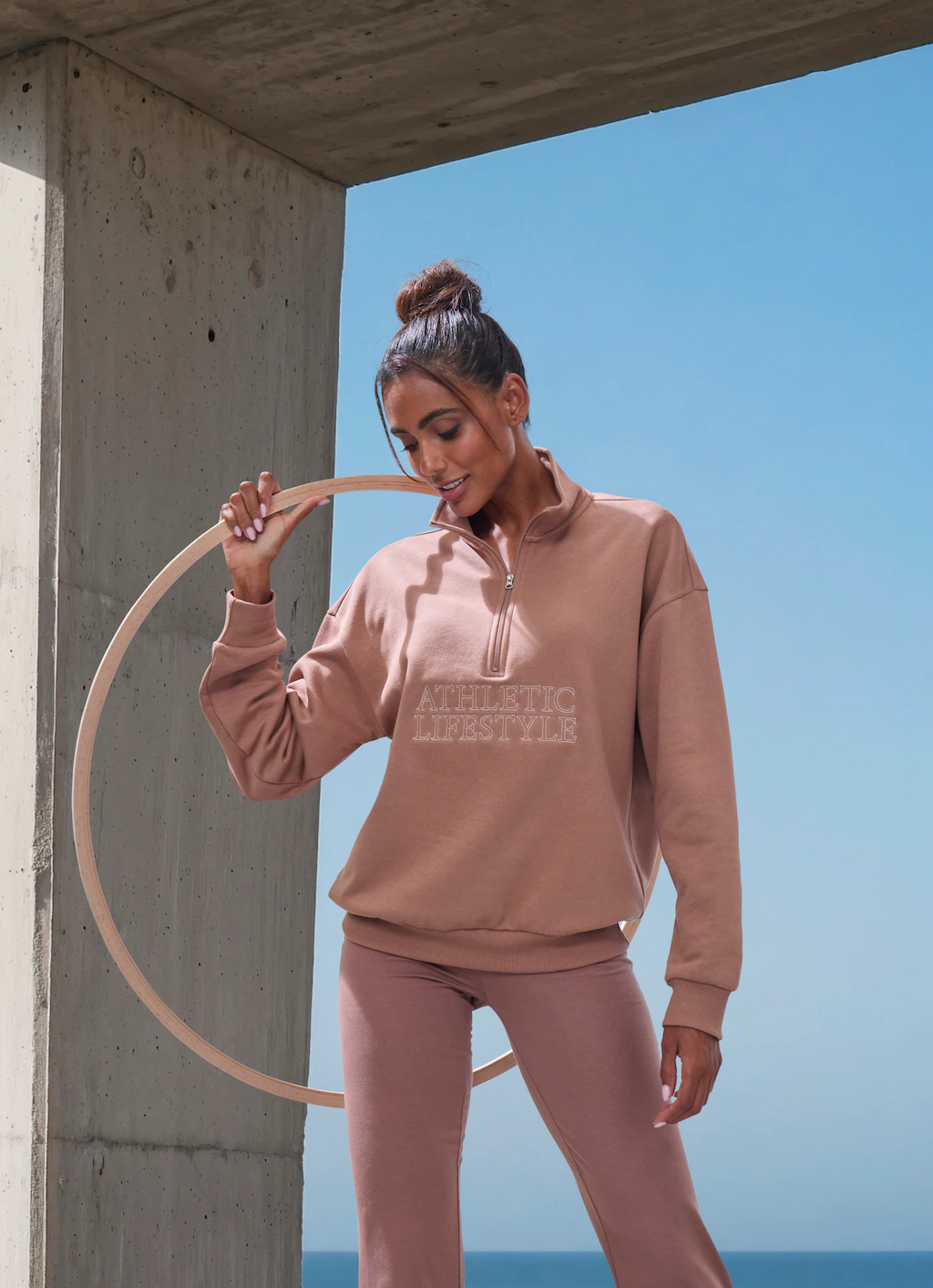 LASCANA ACTIVE Sweatshirt, Kragen mit Reißverschluss günstig online kaufen