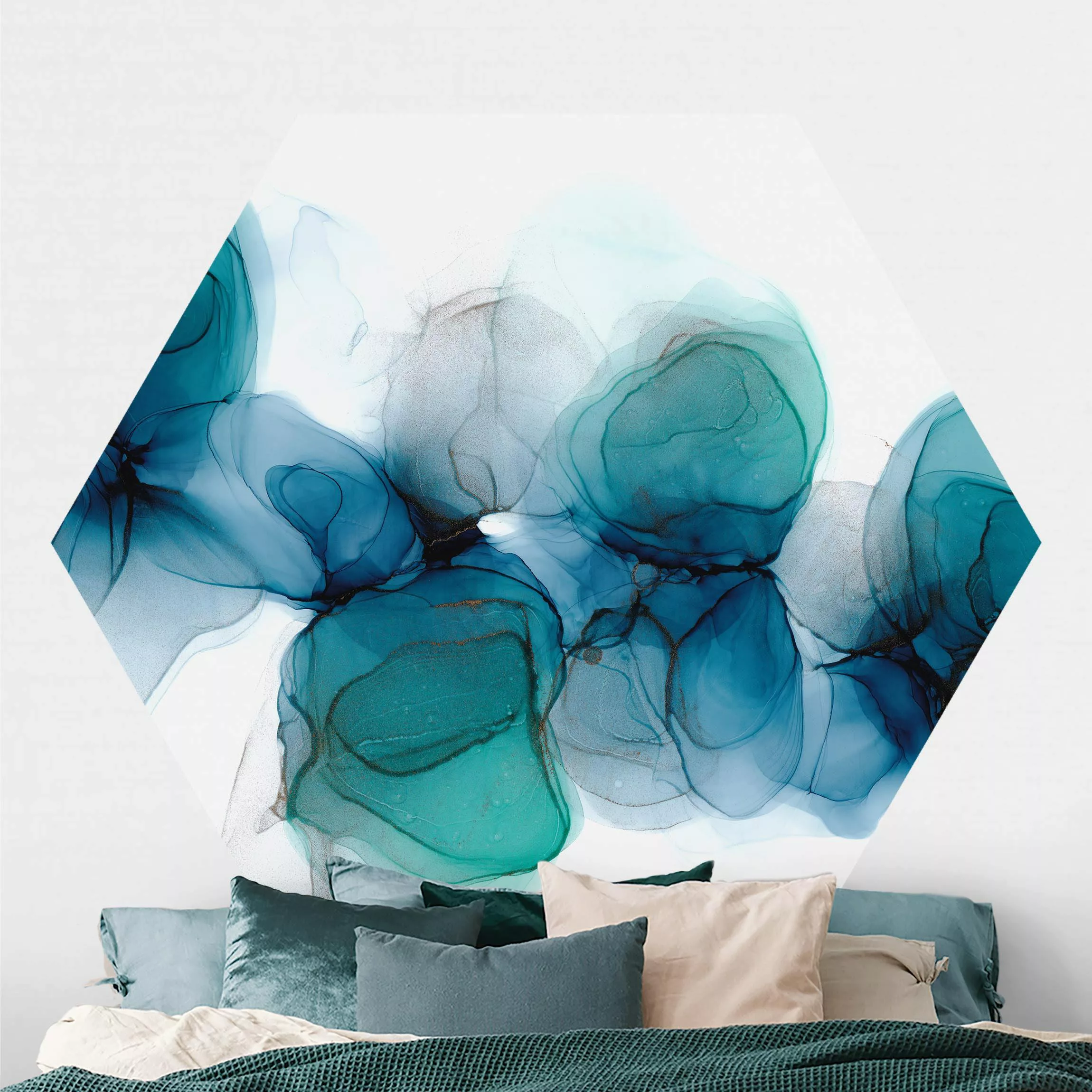 Hexagon Fototapete selbstklebend Wilde Blüten in Blau und Gold günstig online kaufen