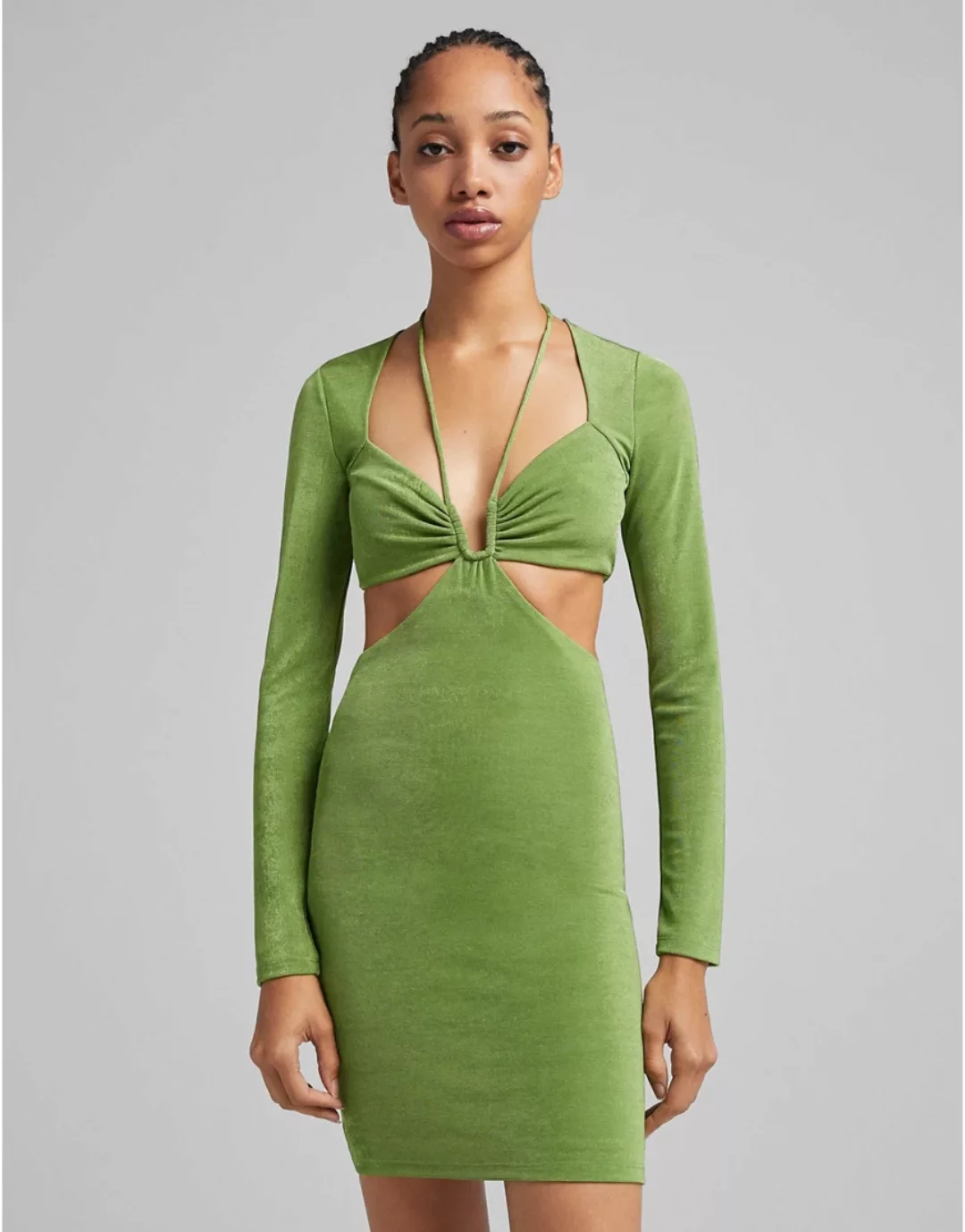 Bershka – Minikleid mit eckigem Ausschnitt und Zierausschnitt in Grün günstig online kaufen