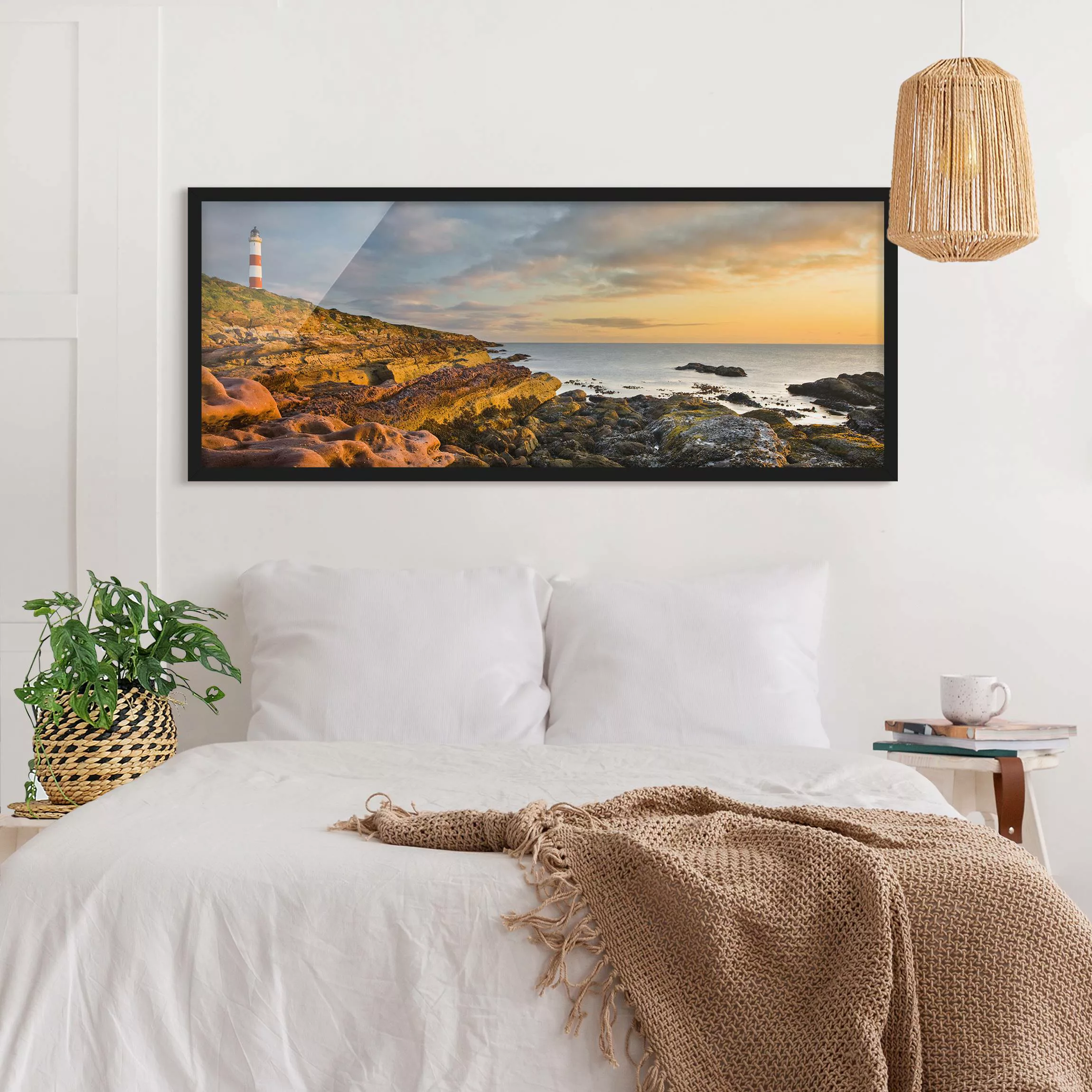 Bild mit Rahmen Strand - Panorama Tarbat Ness Leuchtturm und Sonnenuntergan günstig online kaufen
