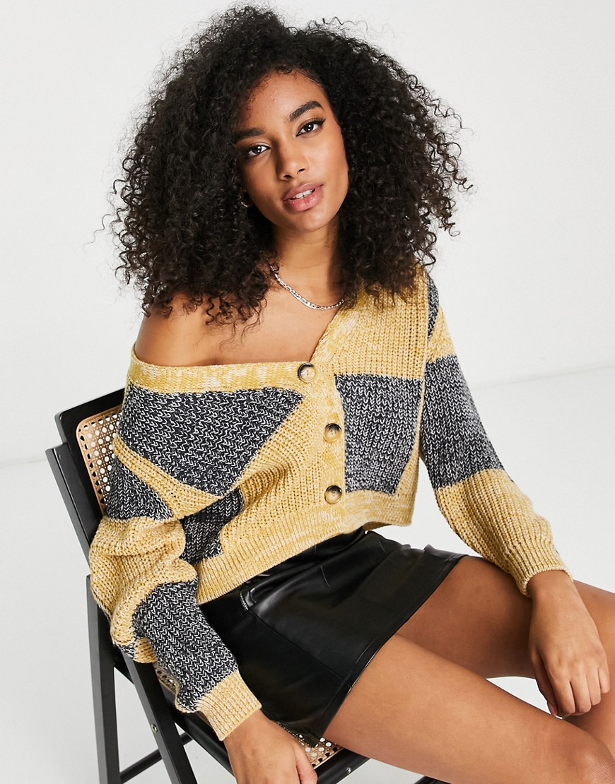 ASOS DESIGN – Grobe, kurze Strickjacke mit Karomuster-Bunt günstig online kaufen