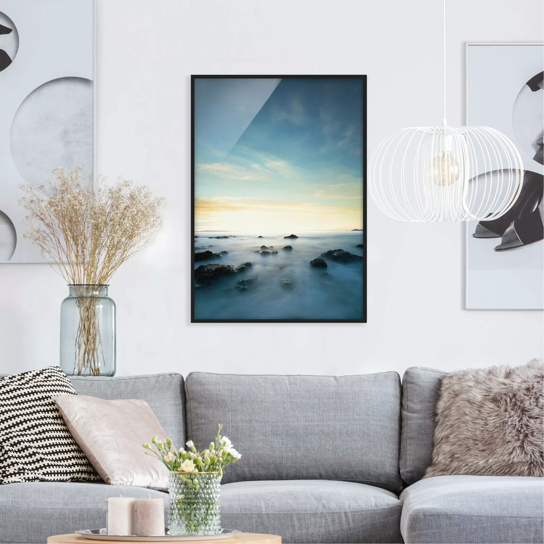 Bild mit Rahmen Strand - Hochformat Sonnenuntergang über dem Ozean günstig online kaufen
