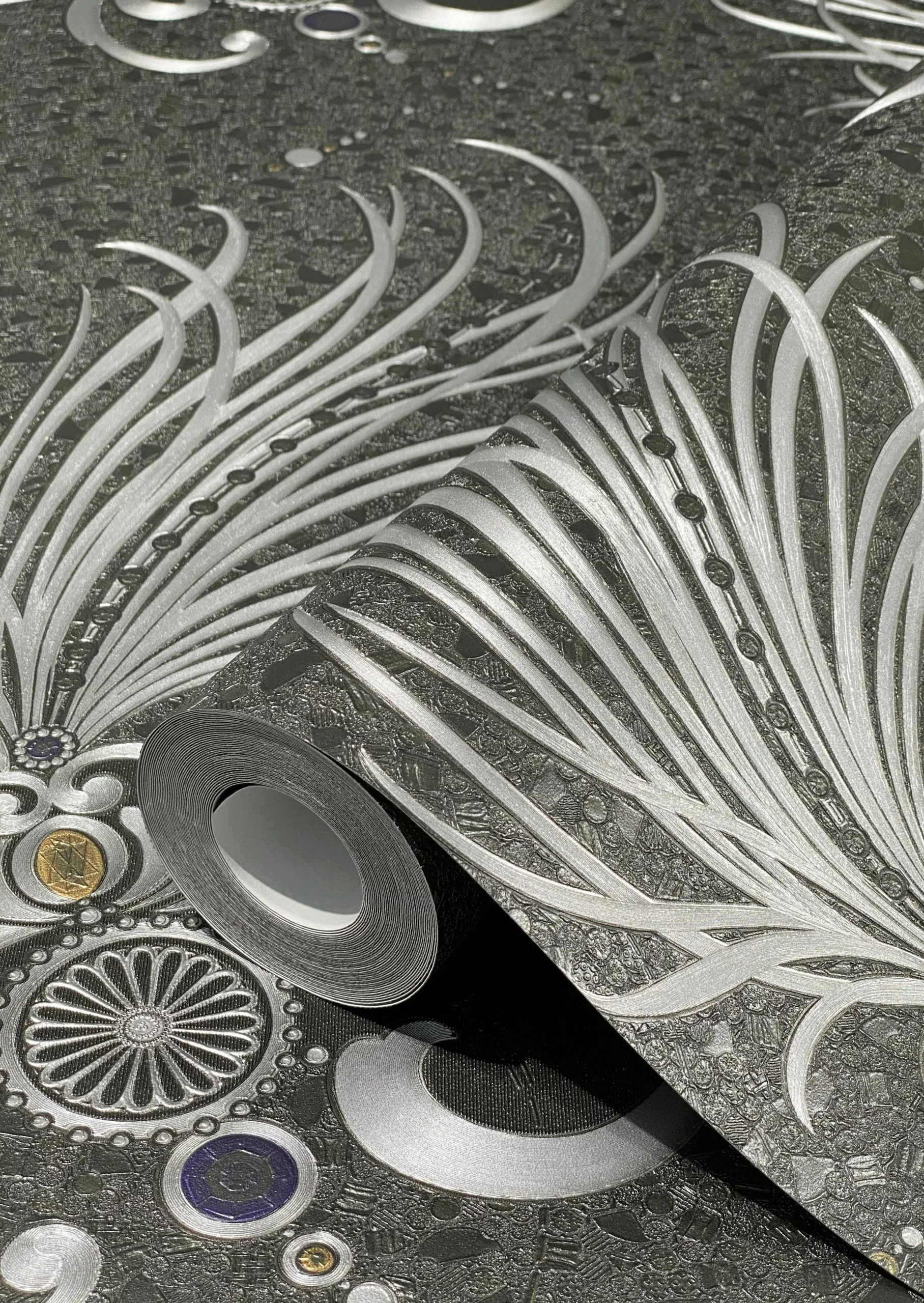 Glööckler Vliestapete Imperial ornamentaler Federschmuck Schwarz-Silber günstig online kaufen