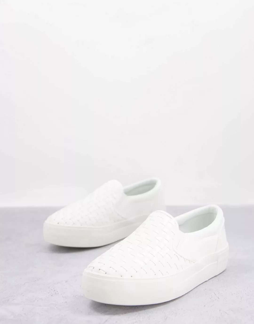NA-KD – Geflochtene Sneaker zum Hineinschlüpfen in Weiß günstig online kaufen