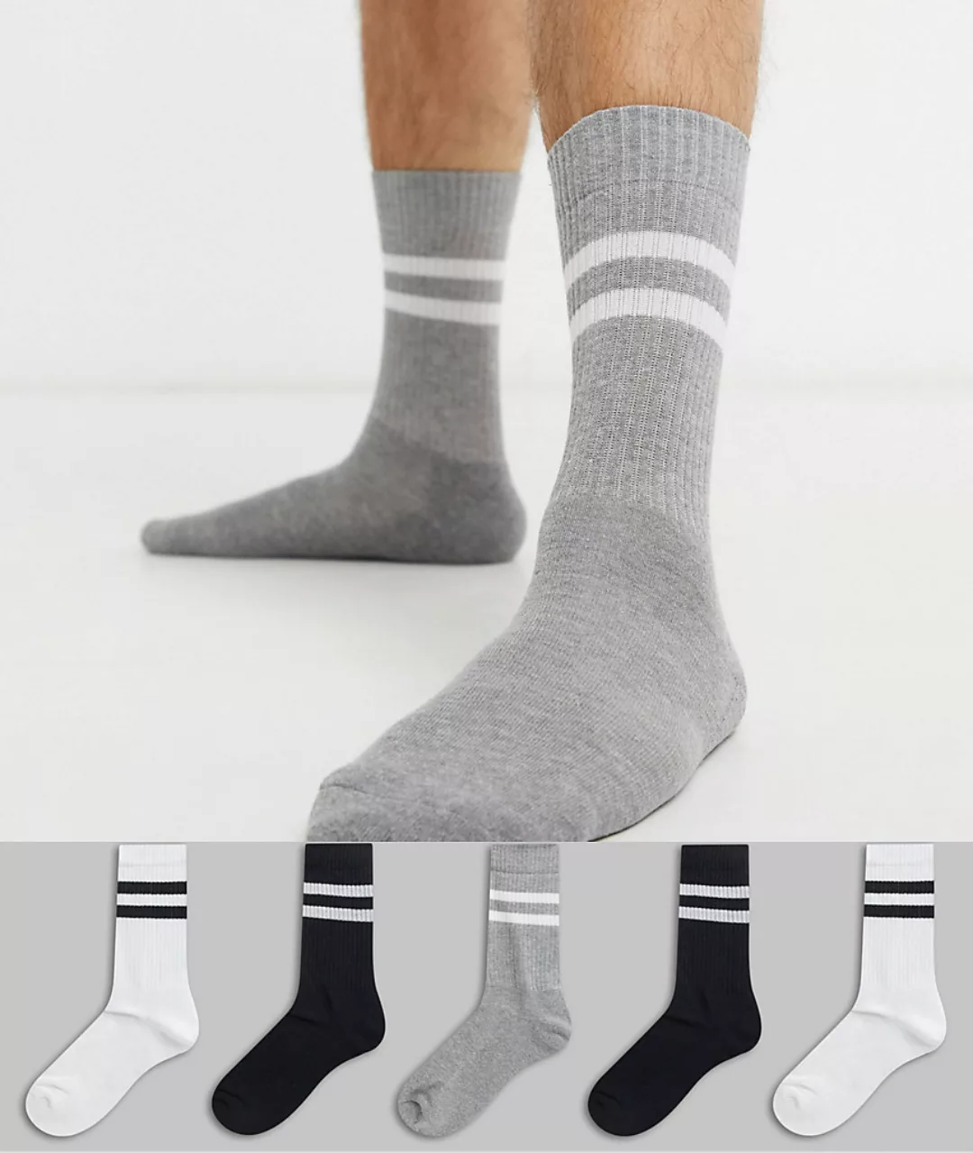 ASOS DESIGN – Sportliche Socken mit Streifen im 5er-Pack in Schwarz-Weiß, R günstig online kaufen