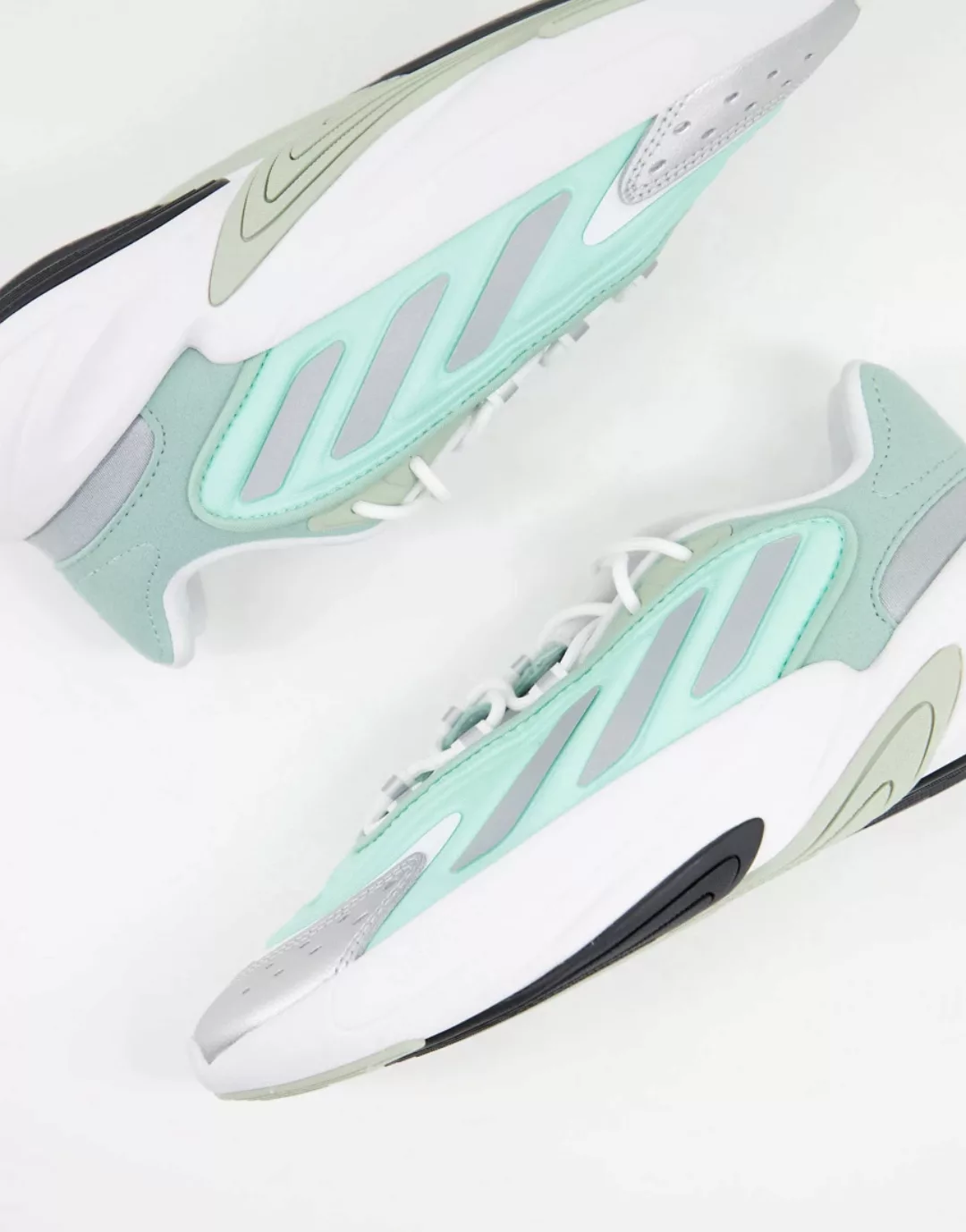 adidas Originals – Ozelia – Sneaker in Grüntönen günstig online kaufen