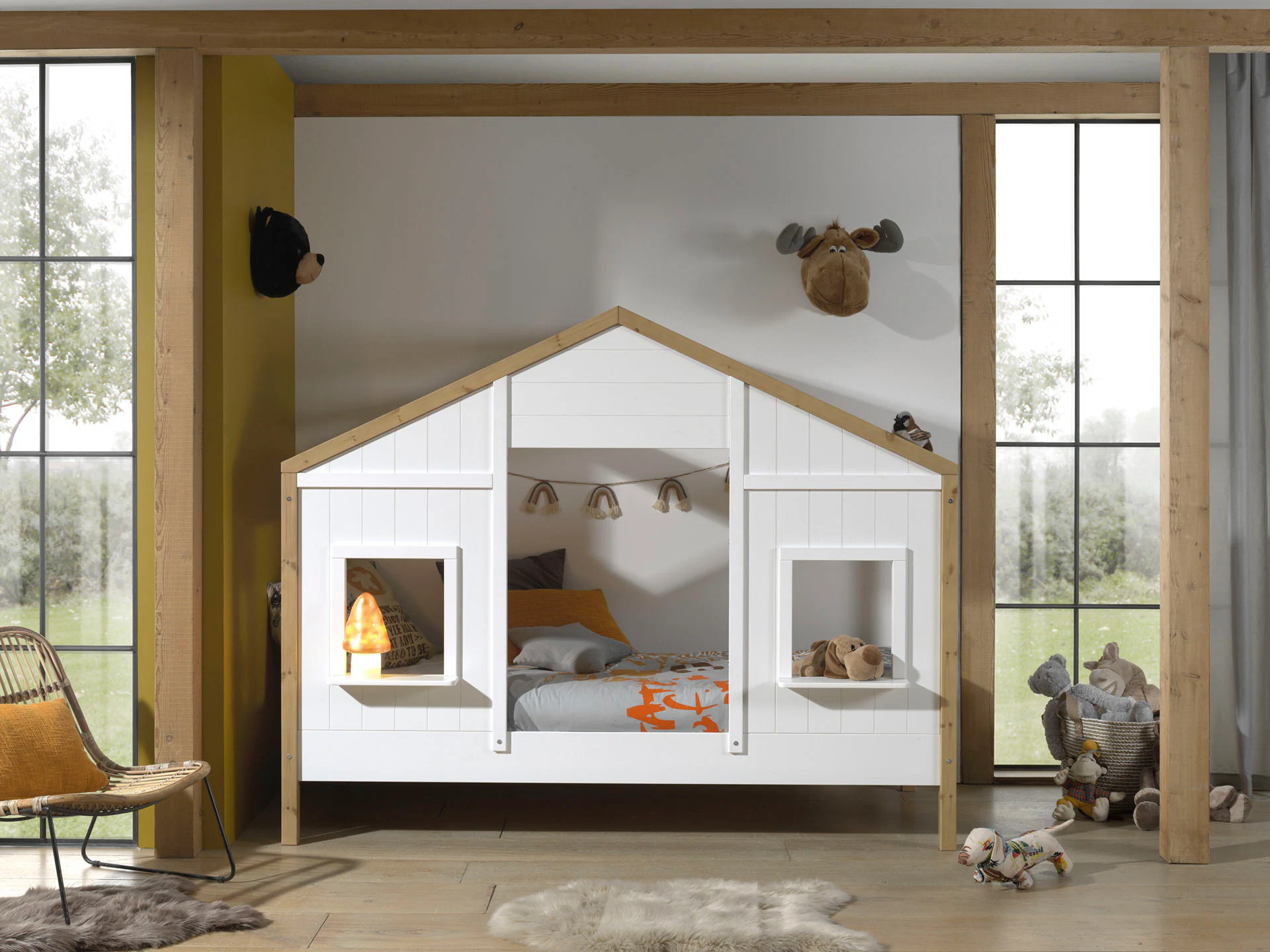Vipack Hausbett "Babs, mit Dachaufbau, Fenstern, Made in Europe, originelle günstig online kaufen