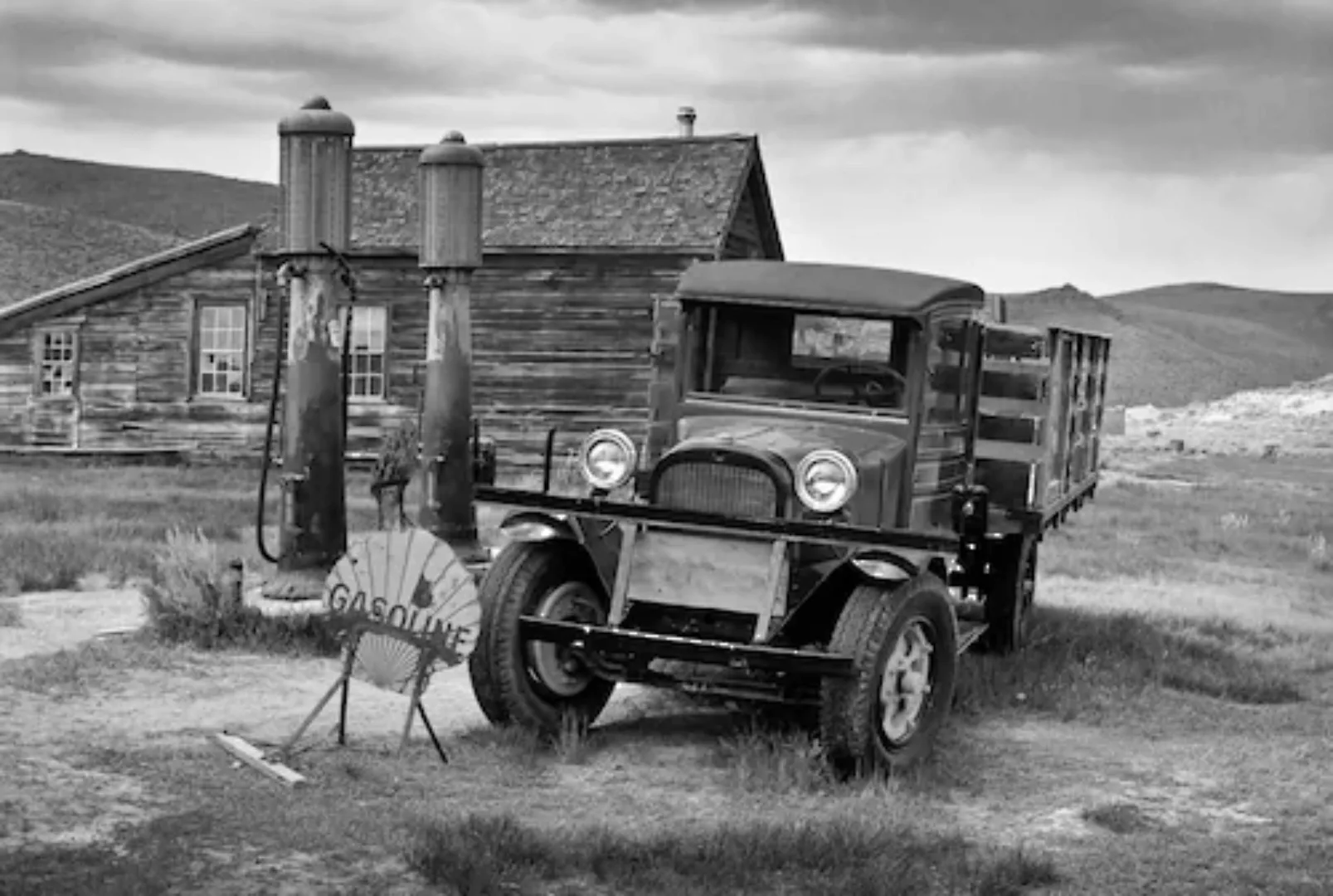 Papermoon Fototapete »Altes Auto Schwarz & Weiß« günstig online kaufen