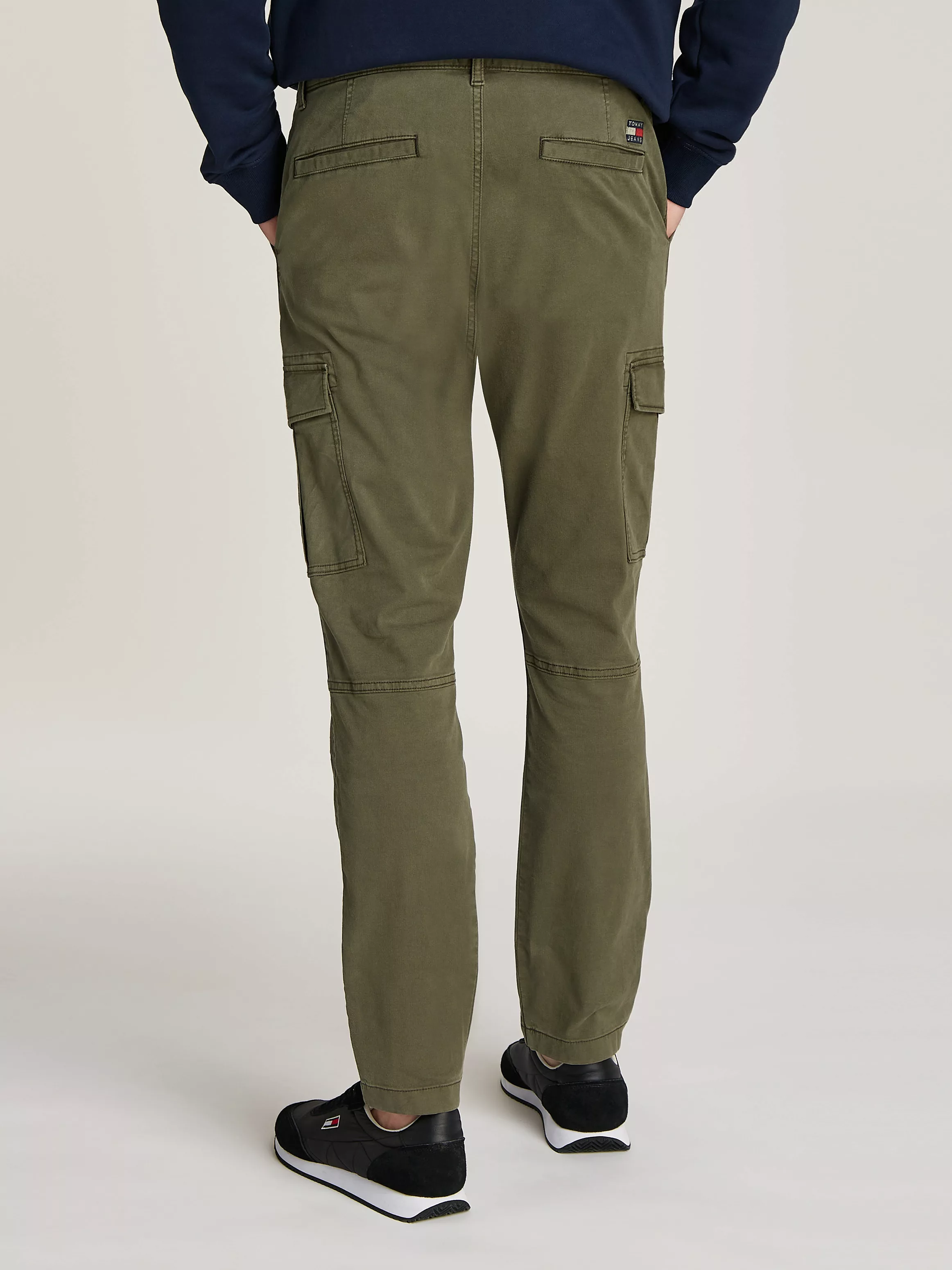 Tommy Jeans Cargohose TJM AUSTIN LIGHTWEIGHT CARGO mit bestickten Markenlog günstig online kaufen