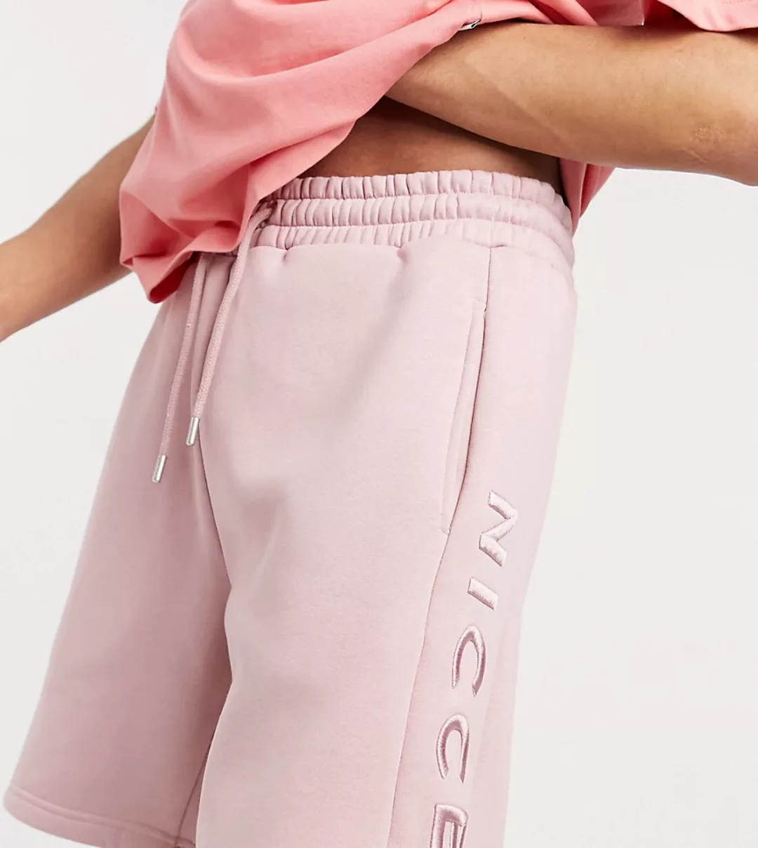 Nicce – Mercury – Shorts in Sanftrosa, exklusiv bei ASOS günstig online kaufen