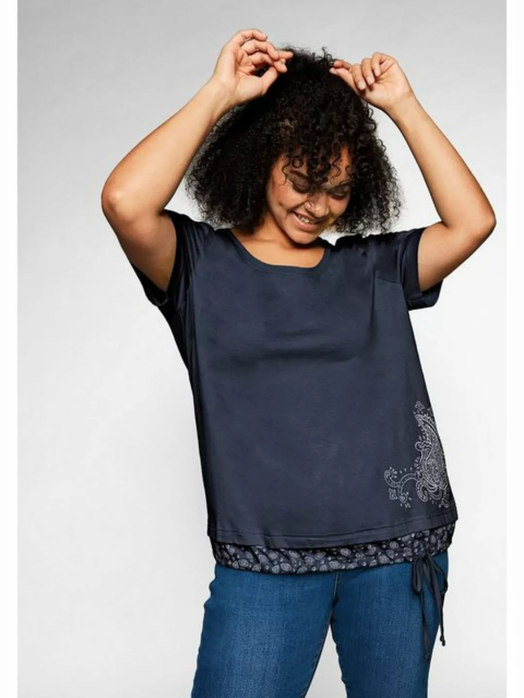 Sheego T-Shirt Große Größen in 2-in-1-Optik mit Print und Tunnelzug günstig online kaufen