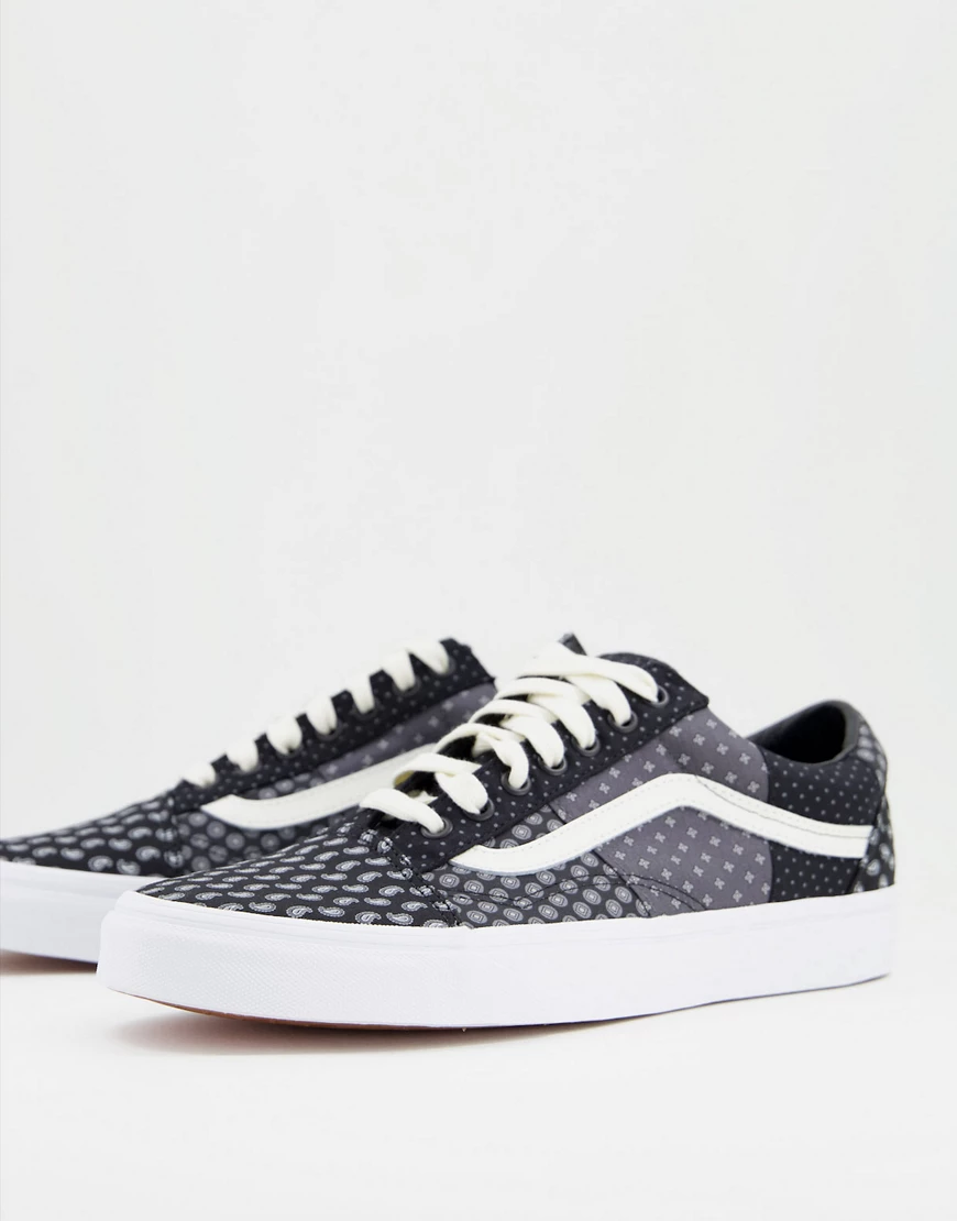 Vans – Old Skool – Sneaker in Schwarz mit Bandana-Muster im Patchwork-Desig günstig online kaufen