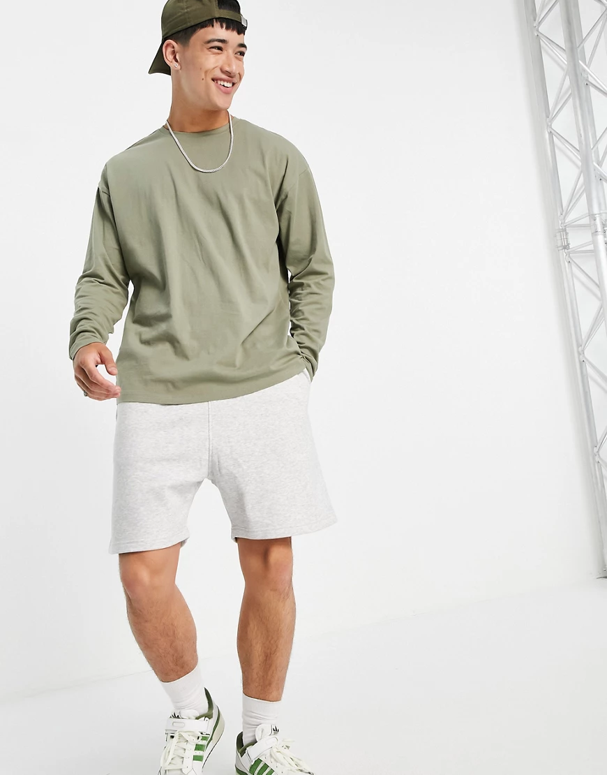 New Look – Langärmliges Oversized-T-Shirt in Khaki-Grün günstig online kaufen