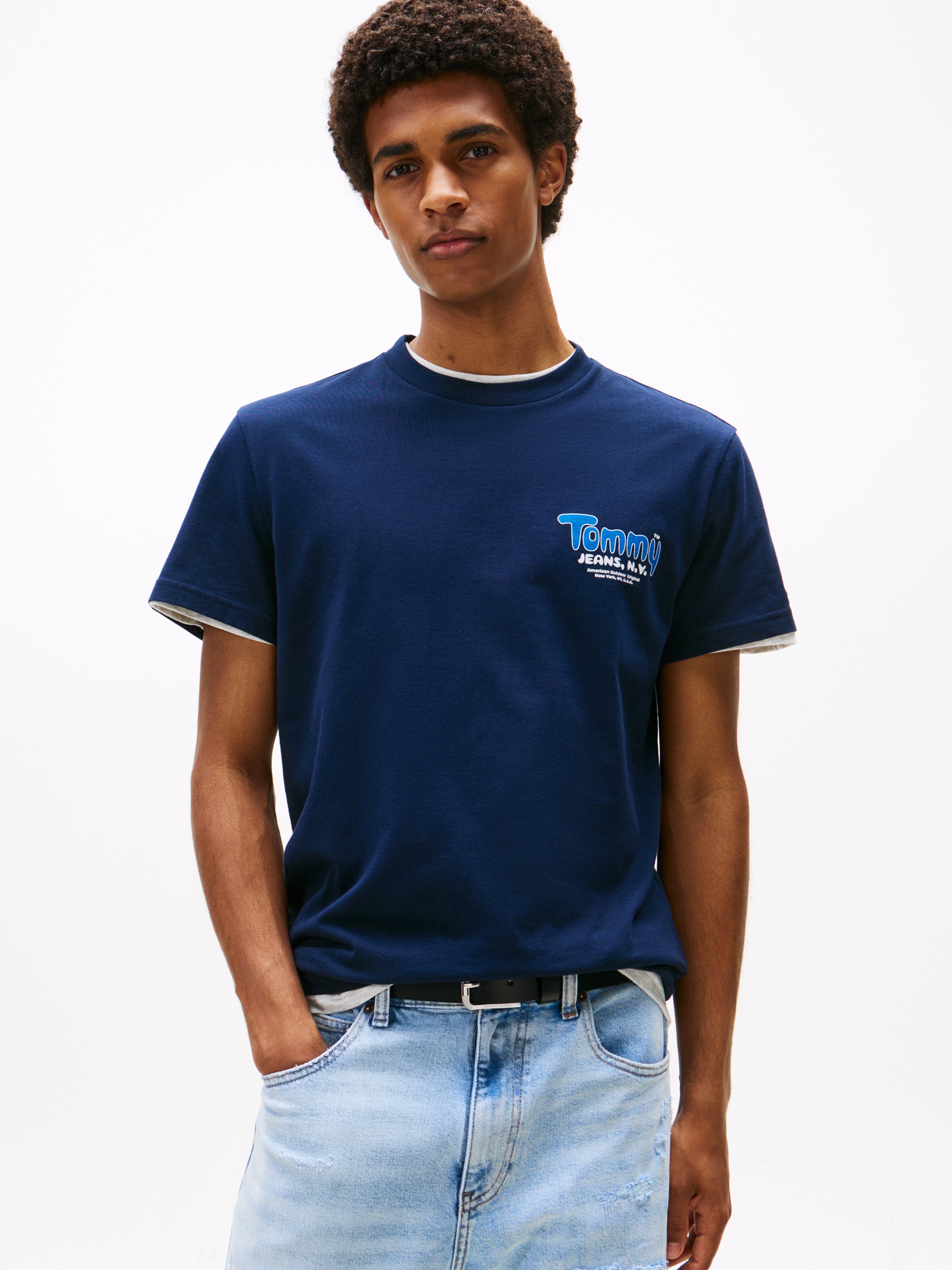 Tommy Jeans T-Shirt "FONT PLAY TEE", Slim fit mit Rundhalsausschnitt günstig online kaufen