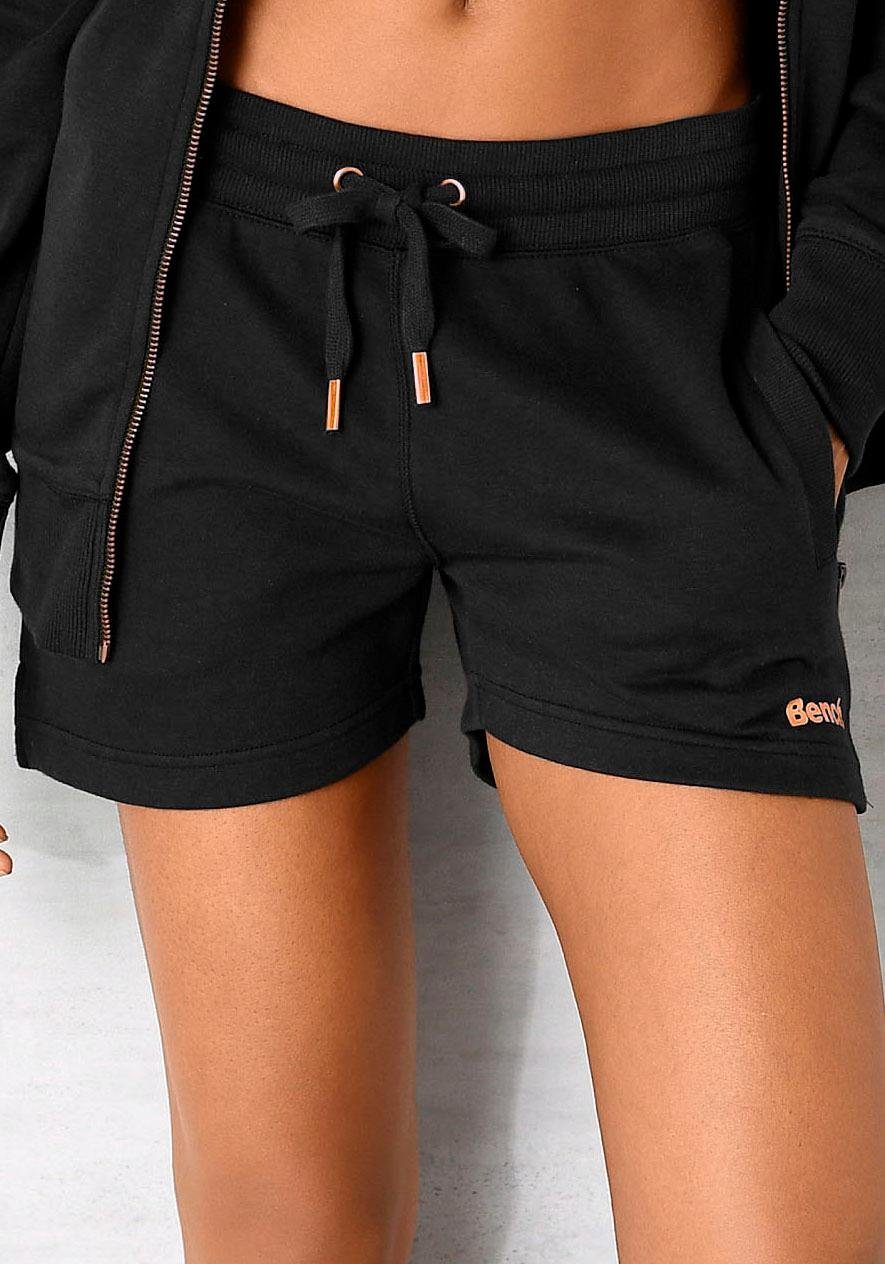 Bench. Loungewear Relaxshorts, Sweathose mit kurzen Seitenschlitzen und sei günstig online kaufen