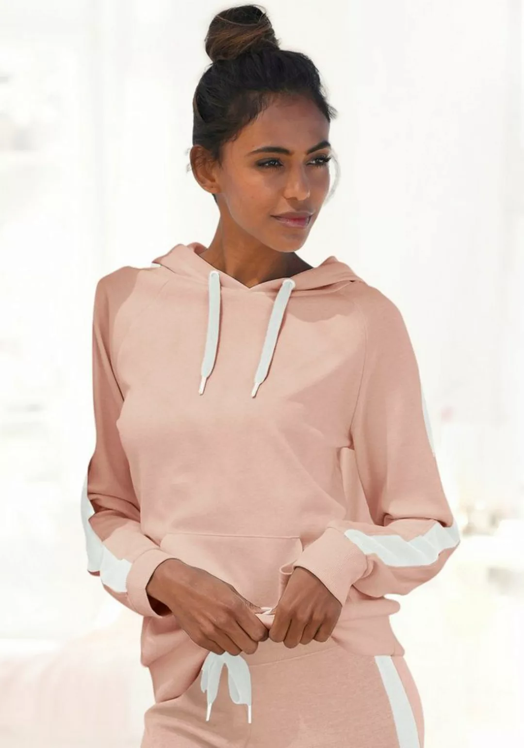 Bench. Loungewear Kapuzensweatshirt mit Seitenstreifen und Kängurutasche, L günstig online kaufen