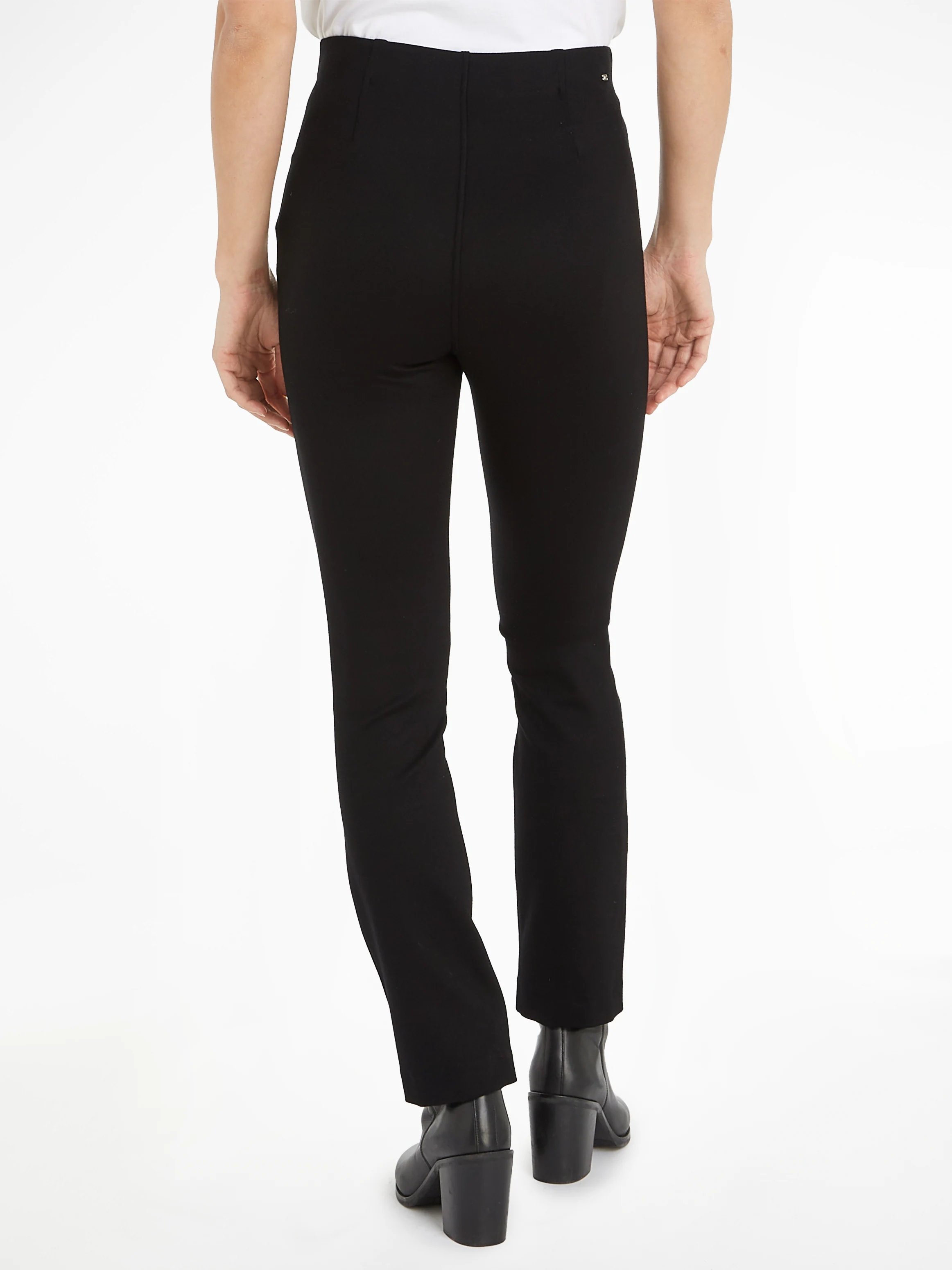 Tommy Hilfiger Strickhose "SLIM ELEVATED KNITTED PANT", mit Metall-Markenla günstig online kaufen