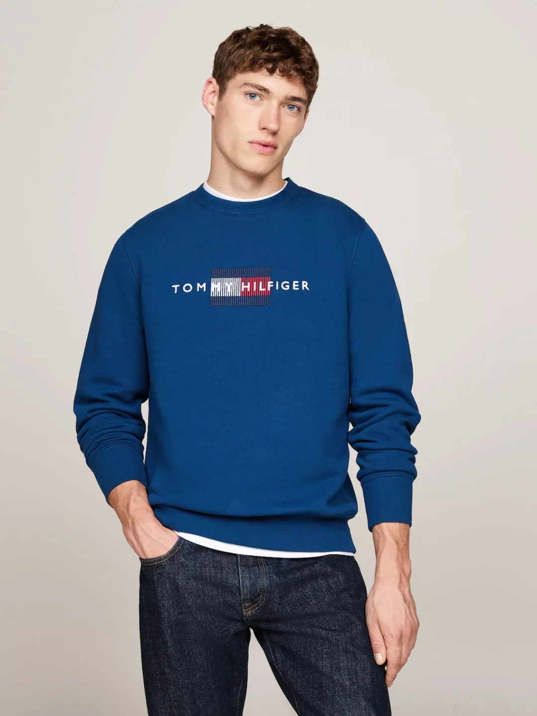 Tommy Hilfiger Sweatshirt "HILFIGER FLAG EMBRO SWEATSHIRT", mehrfarbige Sti günstig online kaufen