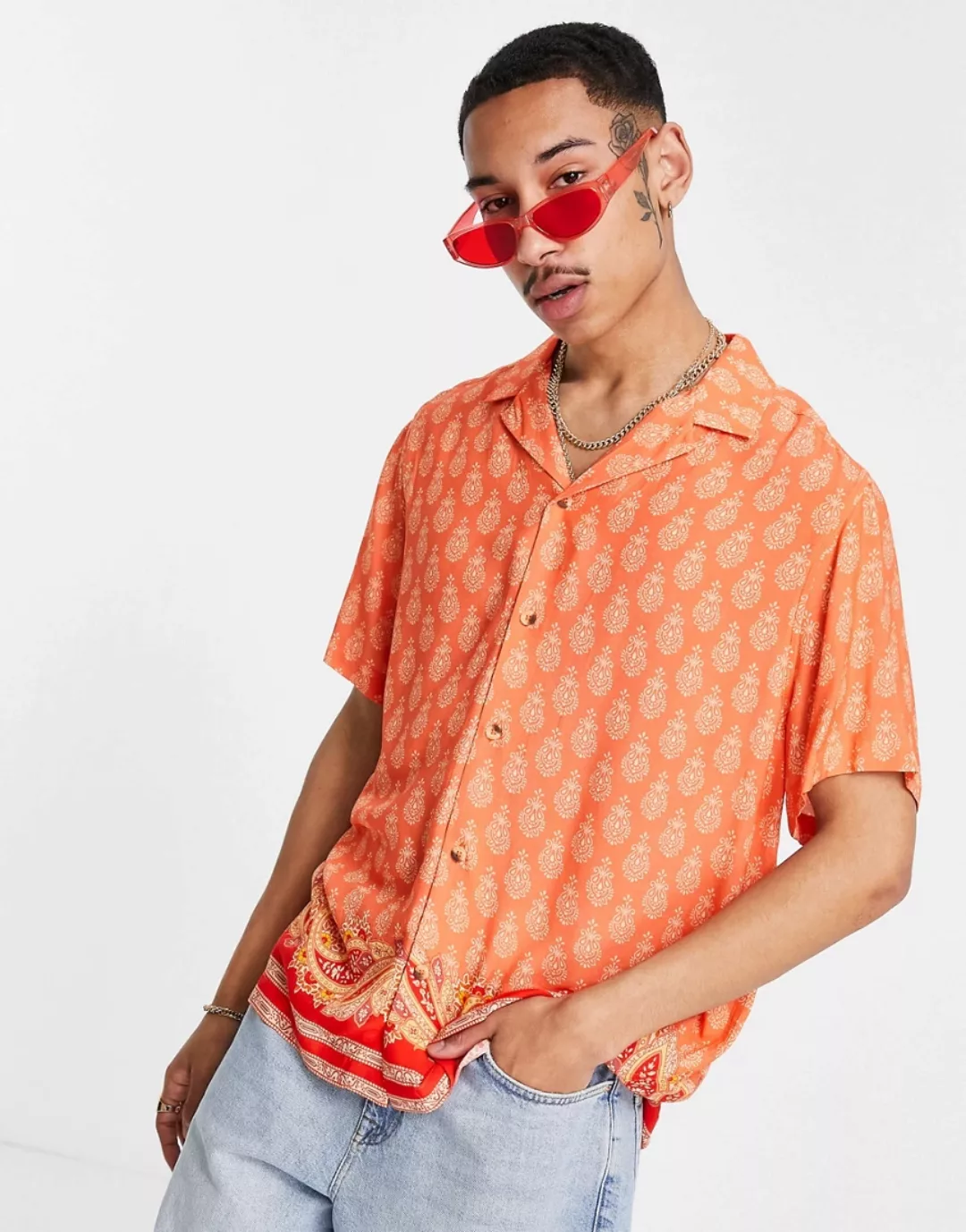 ASOS DESIGN – Lockeres Hemd in Orange mit Reverskragen, Paisleymuster und f günstig online kaufen