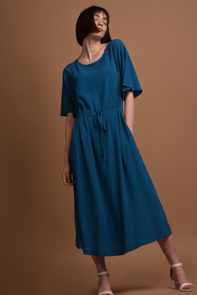 Nika | Lockeres Kleid Mit Schmetterlingsärmeln Und Gürtel günstig online kaufen