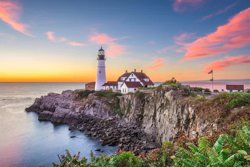 Papermoon Fototapete »LEUCHTTURM-PORTLAND MAINE WIESE MEER OZEAN KÜSTE STRA günstig online kaufen