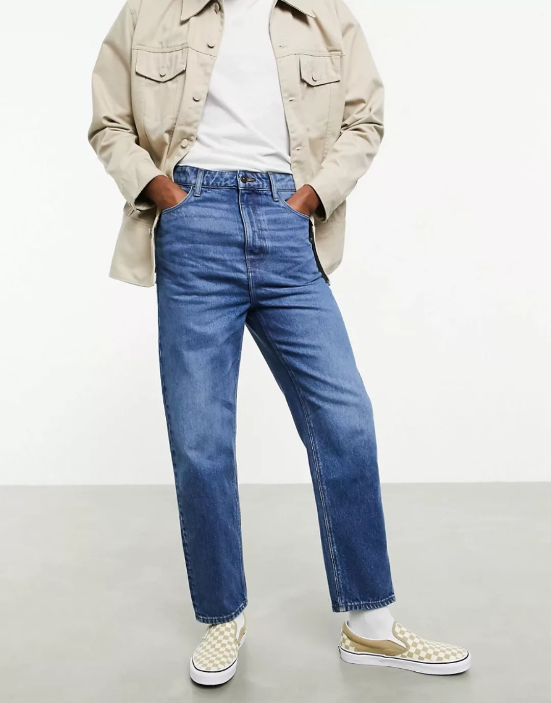 ASOS DESIGN – Responsible Edit – Jeans mit hohem Bund in mittelblauer Wasch günstig online kaufen