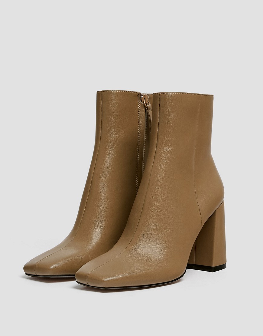 Pull&Bear – Ankle-Boots mit Absatz in Braun günstig online kaufen