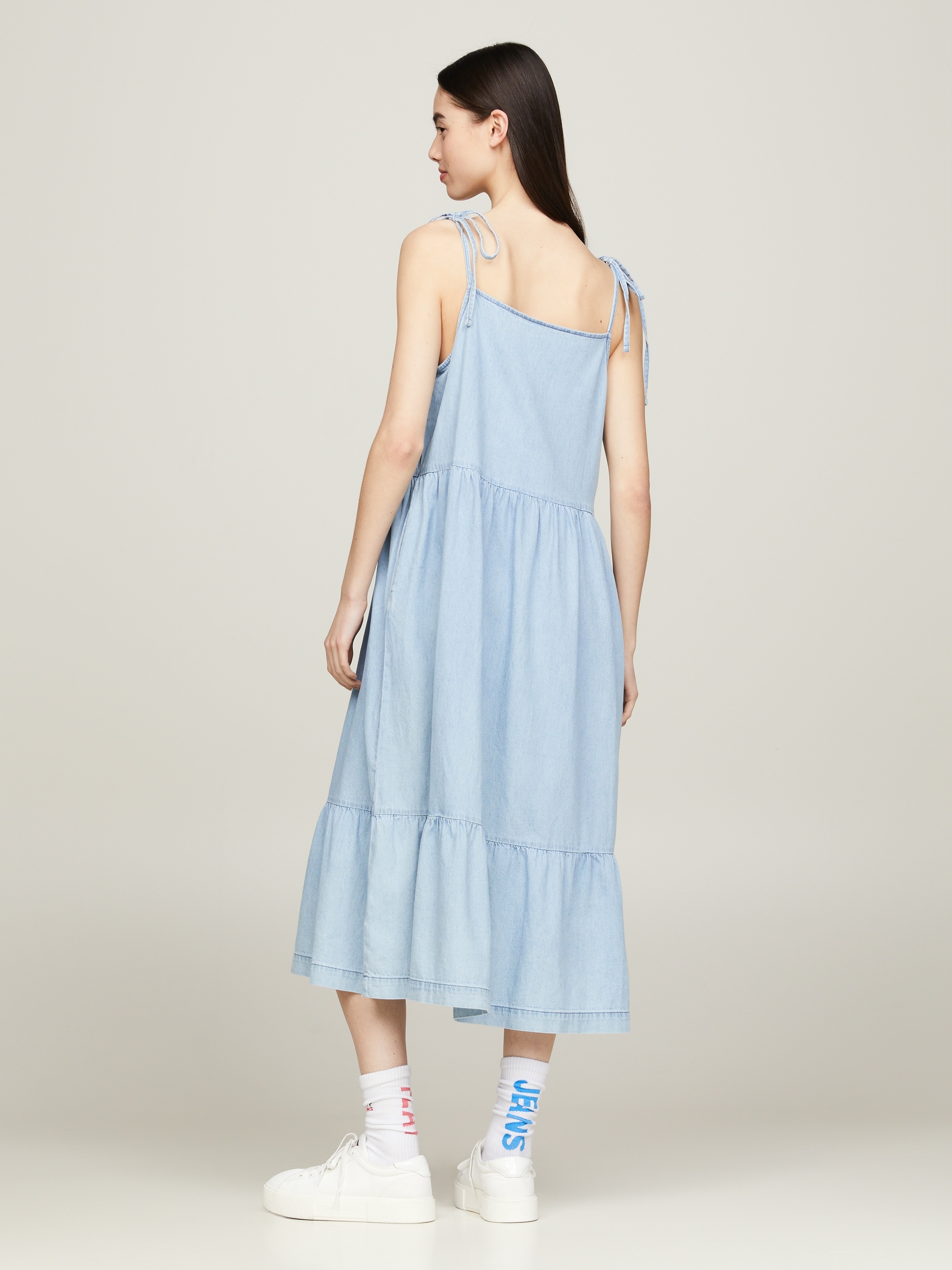 Tommy Jeans Jeanskleid TJW CHAMBRAY DRESS EXT mit Tommy Jeans Flagge günstig online kaufen