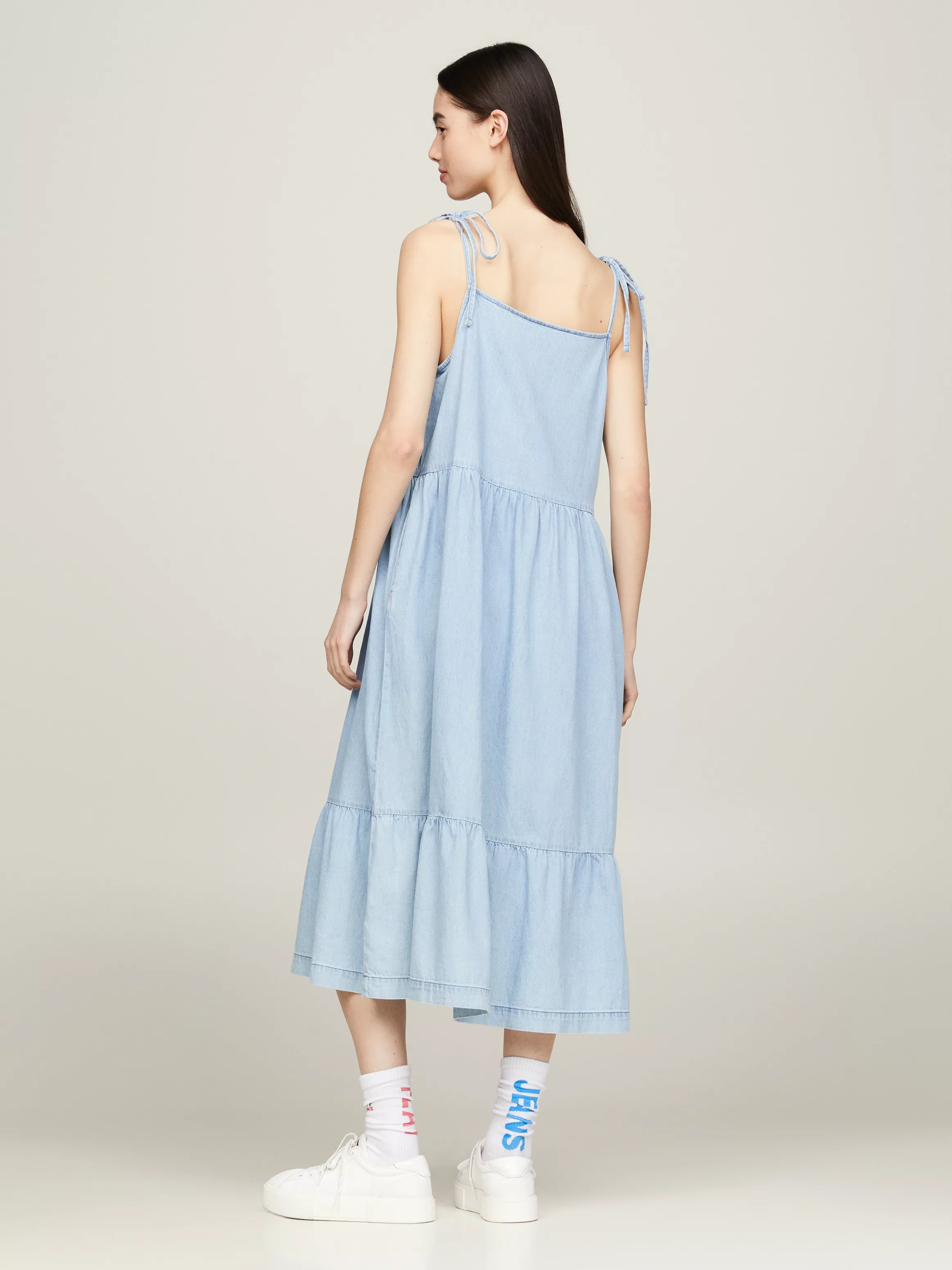 Tommy Jeans Jeanskleid TJW CHAMBRAY DRESS EXT mit Tommy Jeans Flagge günstig online kaufen