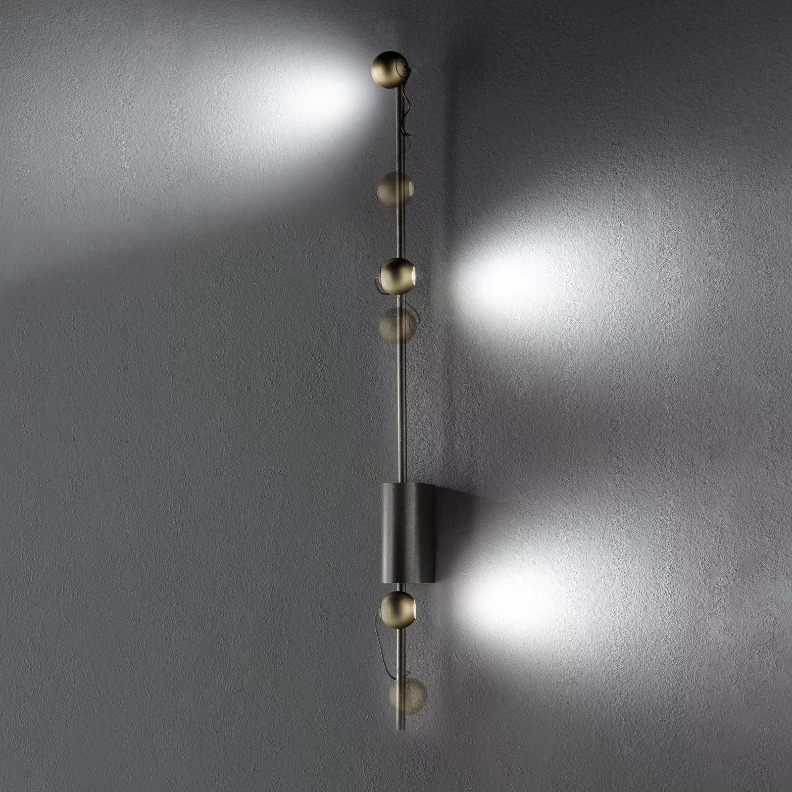 LED-Wandleuchte Magnetic C, bronze/gold günstig online kaufen