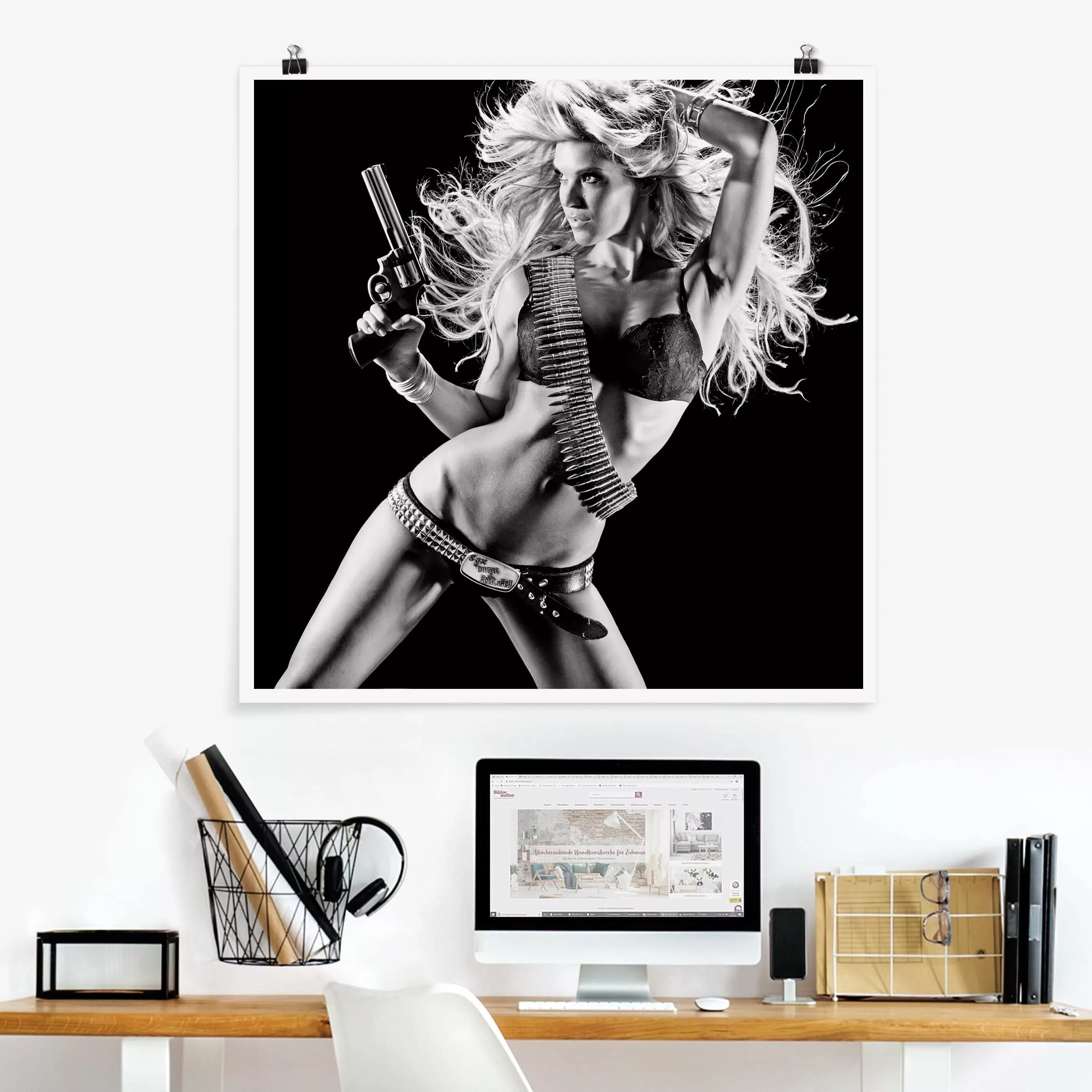 Poster Schwarz-Weiß - Quadrat Bang, Bang, Baby! günstig online kaufen