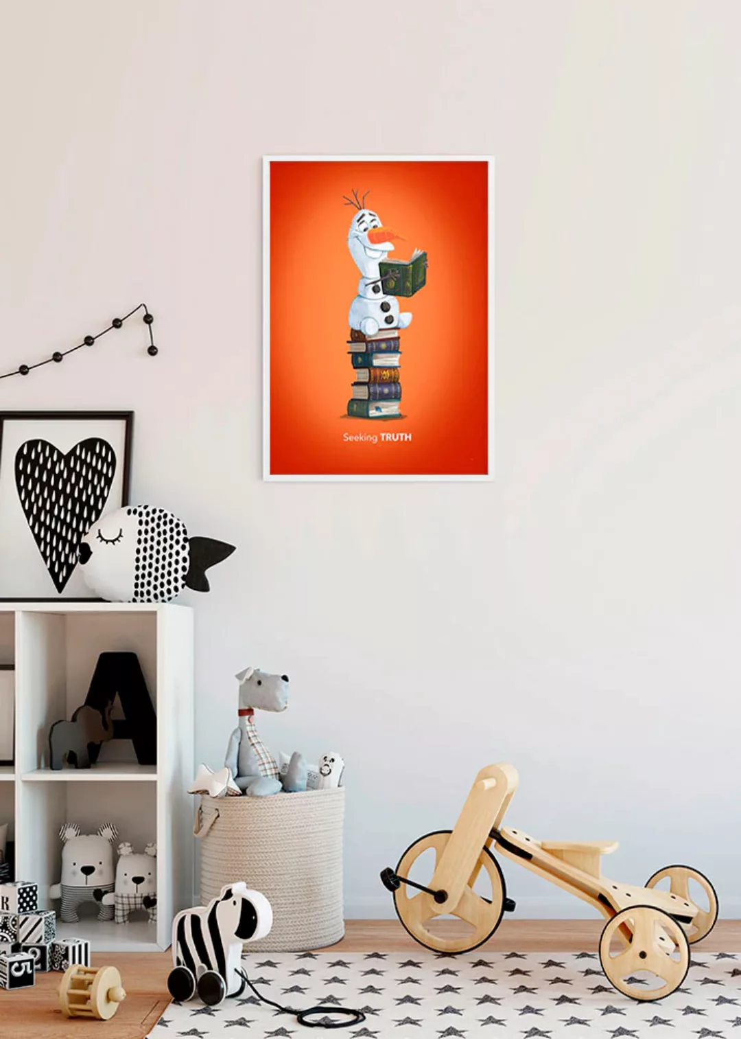 Komar Wandbild Frozen Olaf Reading 30 x 40 cm günstig online kaufen