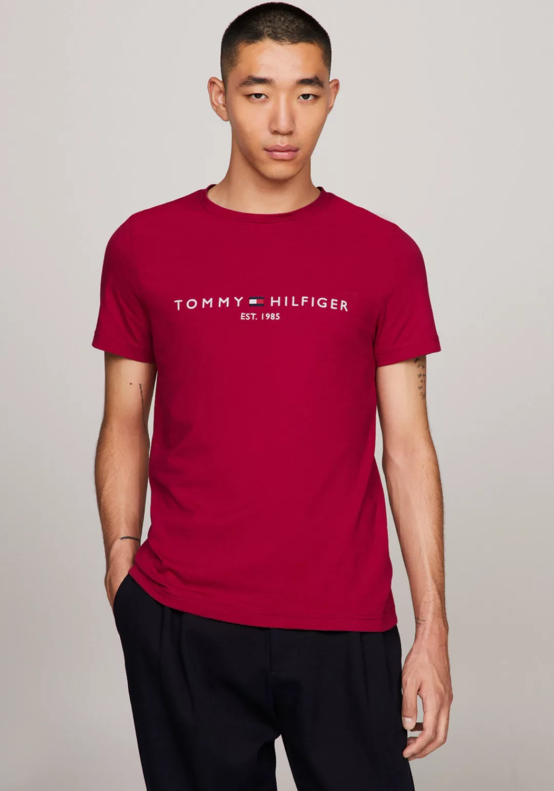 Tommy Hilfiger T-Shirt TOMMY LOGO TEE aus reiner, nachhaltiger Baumwolle günstig online kaufen