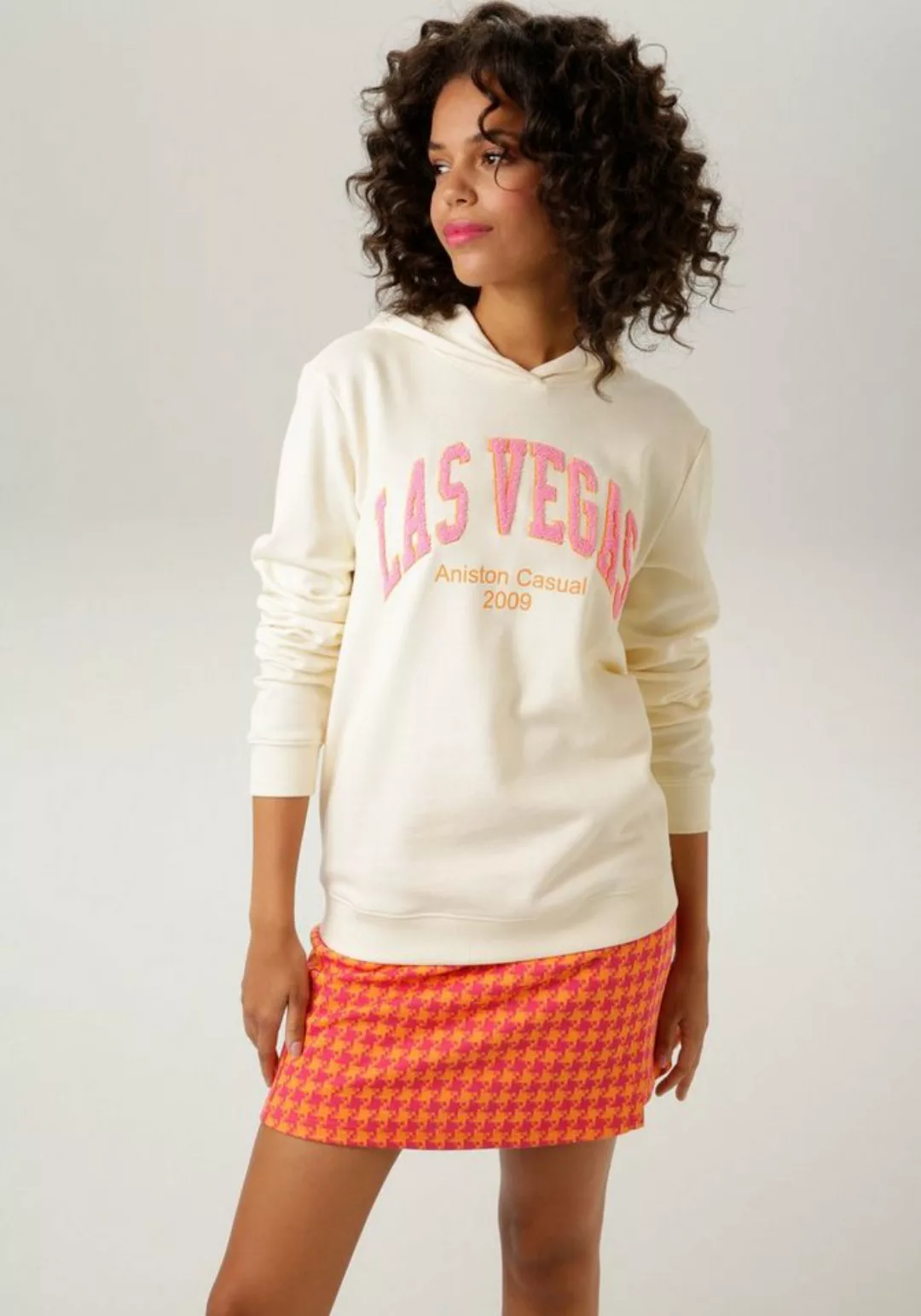 Aniston CASUAL Sweatshirt mit aufgestickter "LAS VEGAS"-Applikation günstig online kaufen