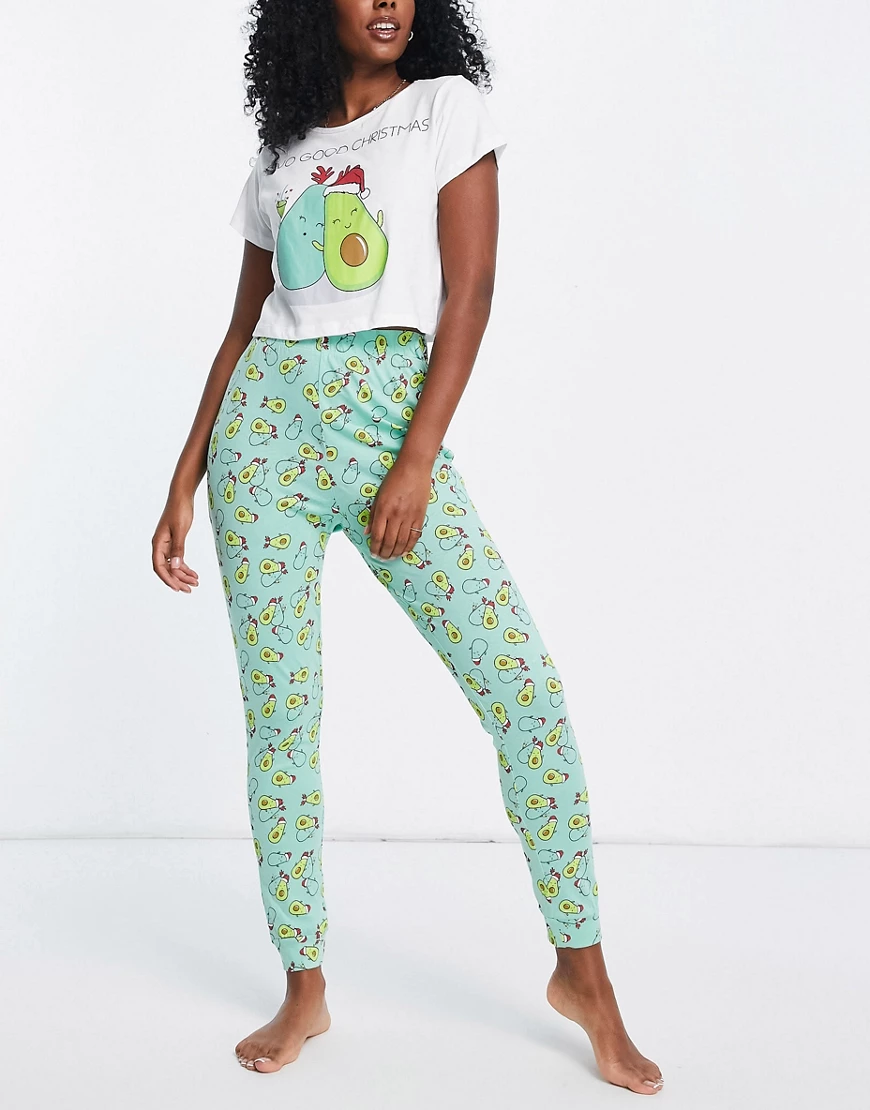 Brave Soul – Langer, weihnachtlicher Pyjama in Weiß und Grün mit Avocado-Mo günstig online kaufen