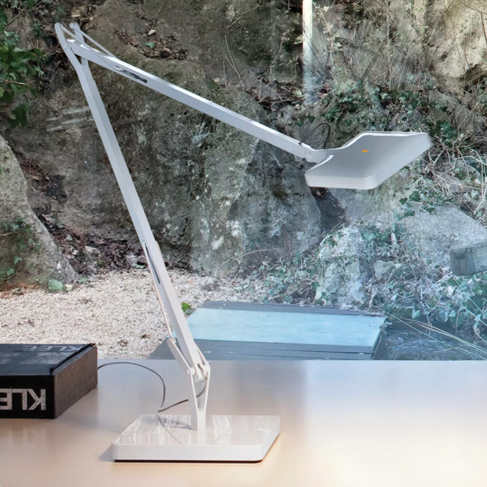 FLOS Kelvin LED-Tischleuchte in Weiß günstig online kaufen