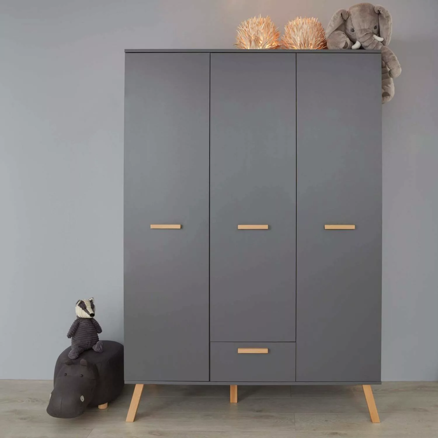 Babyzimmer Kleiderschrank MANISA-19 in Grau mit Buche massiv, B/H/T ca. 130 günstig online kaufen